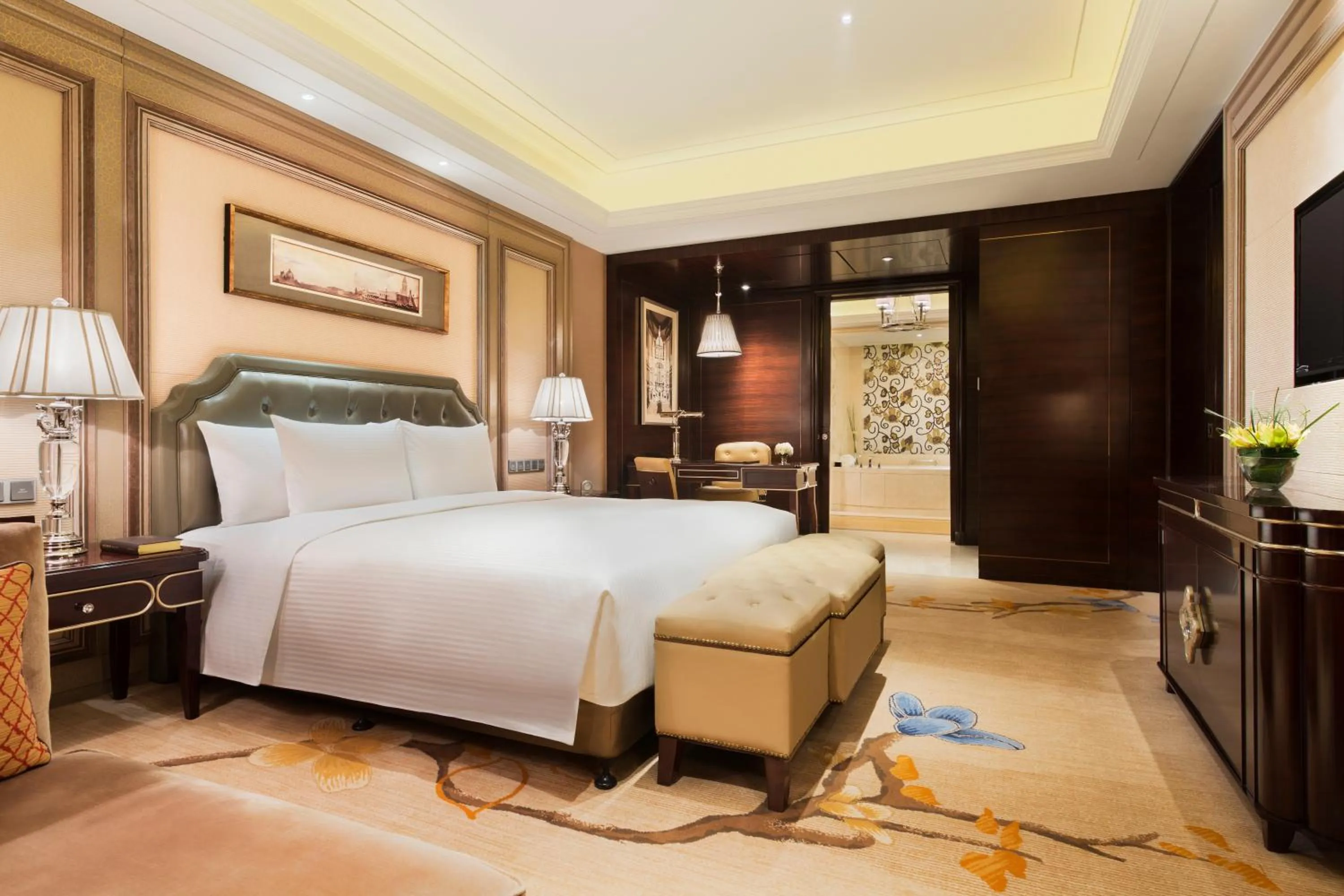 Bed in Wanda Realm Harbin Hotel