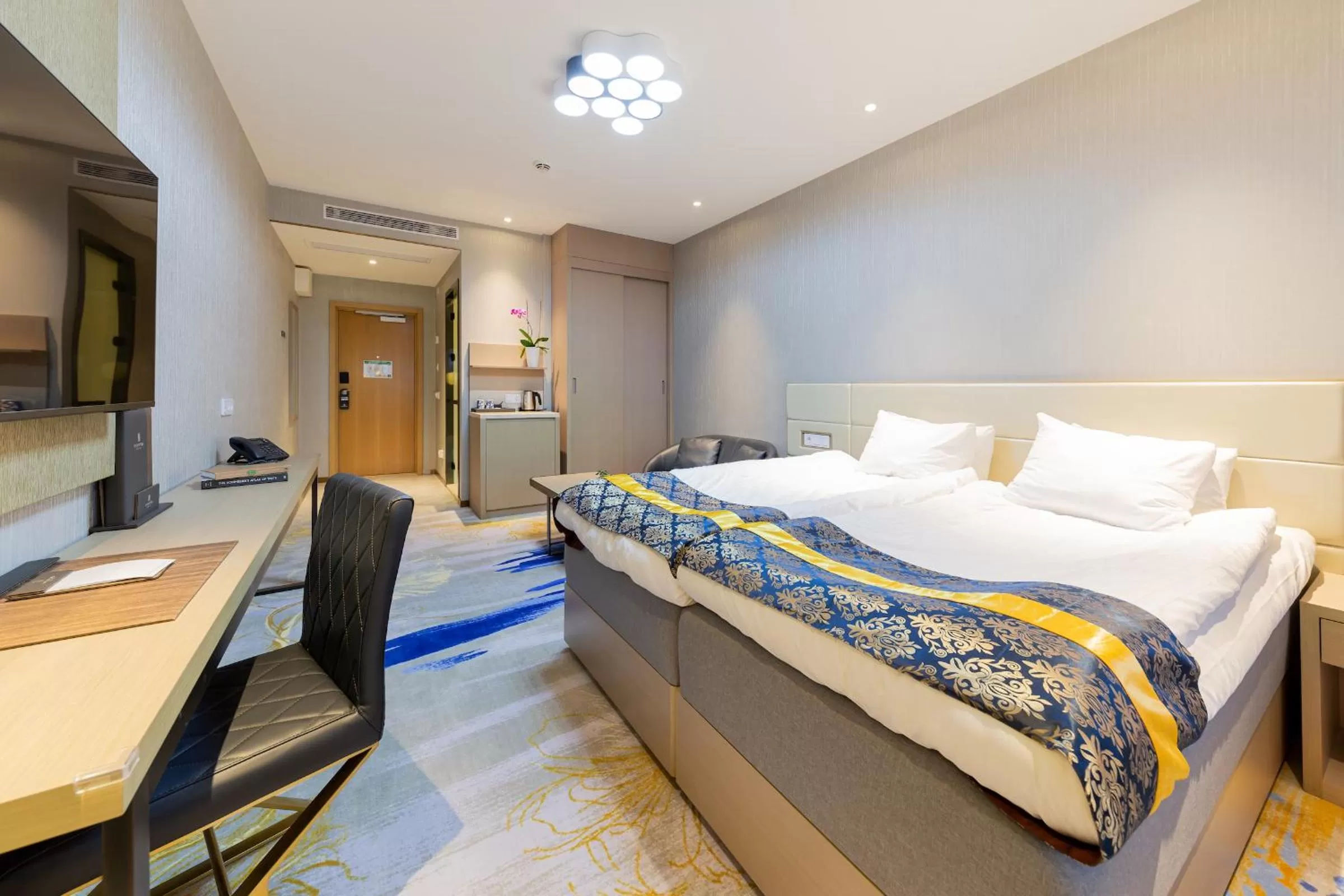 Bed in Livington Hotel