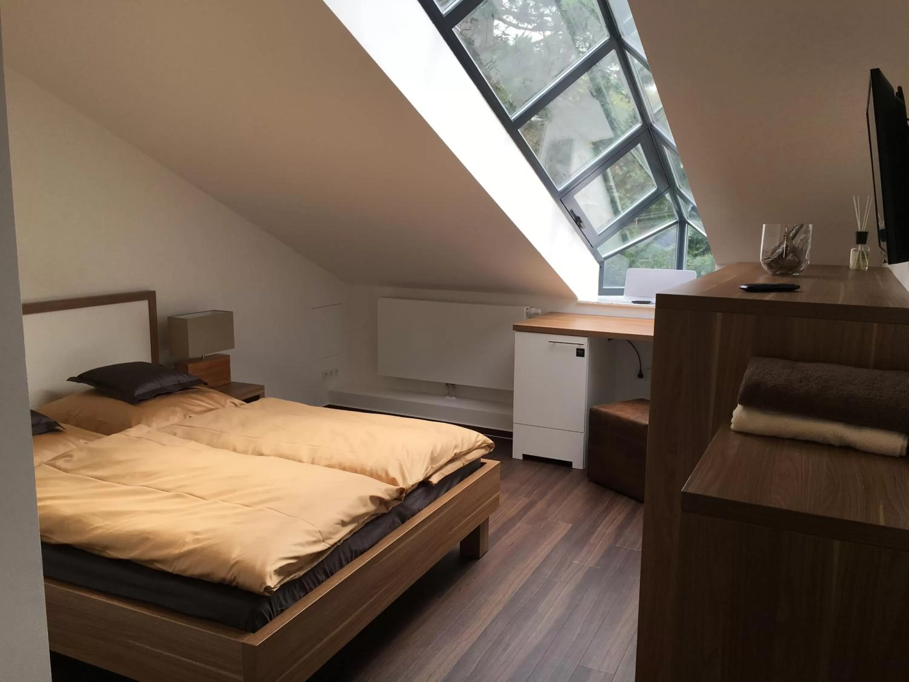 Photo of the whole room, Bed in Seaside-Townhouse