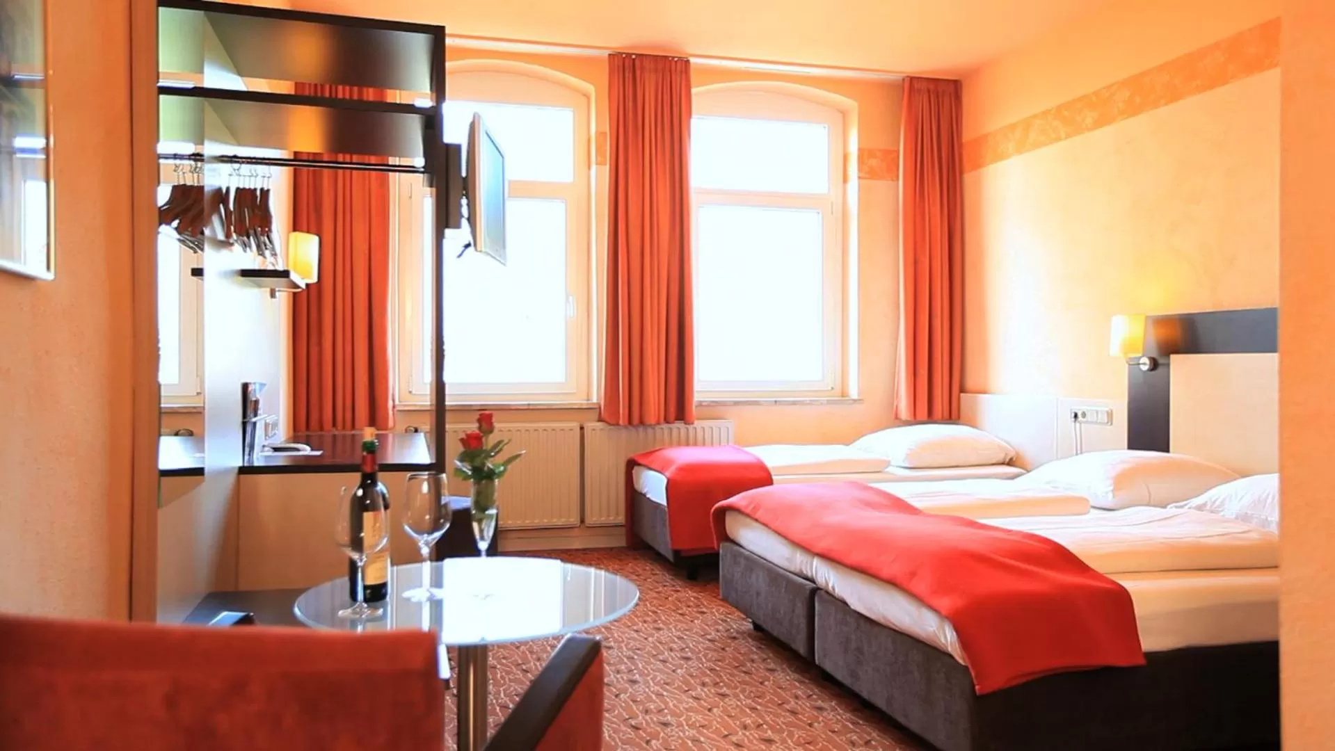 Photo of the whole room, Bed in Adesso Hotel Kassel