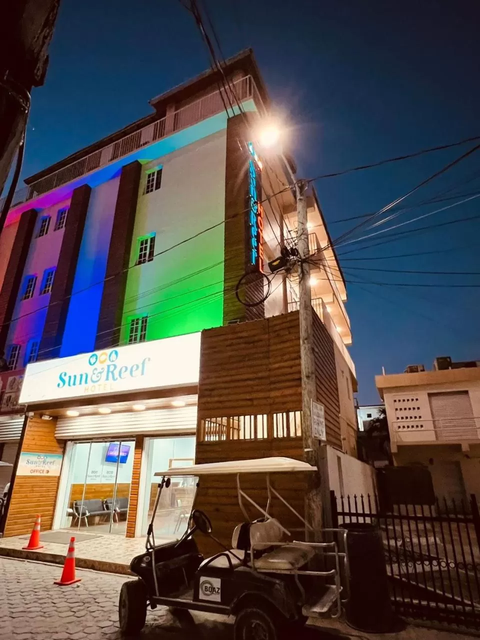 Property building in Voyager Sun & Reef Hotel