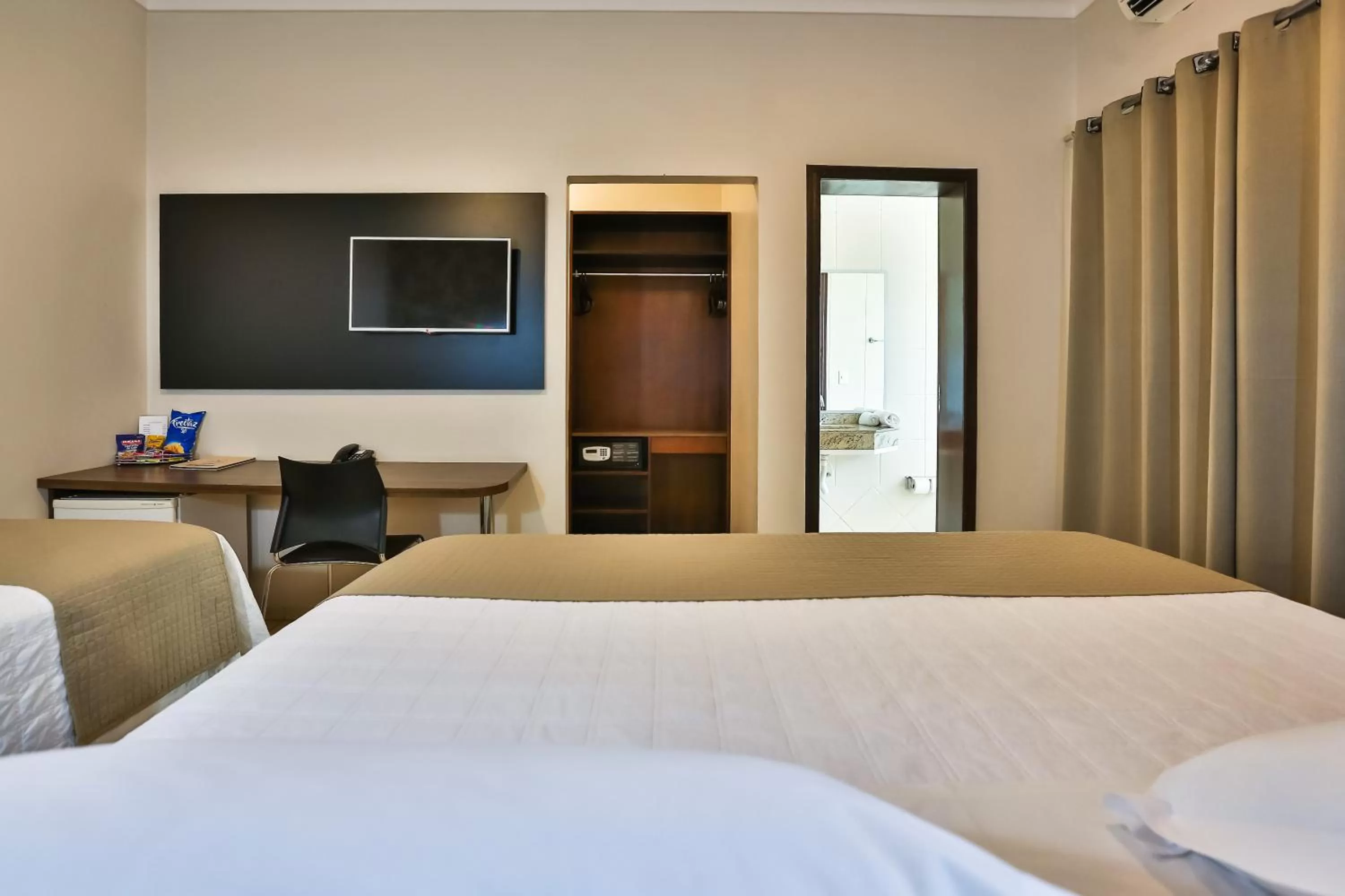 Bed in Ucayali Hotel