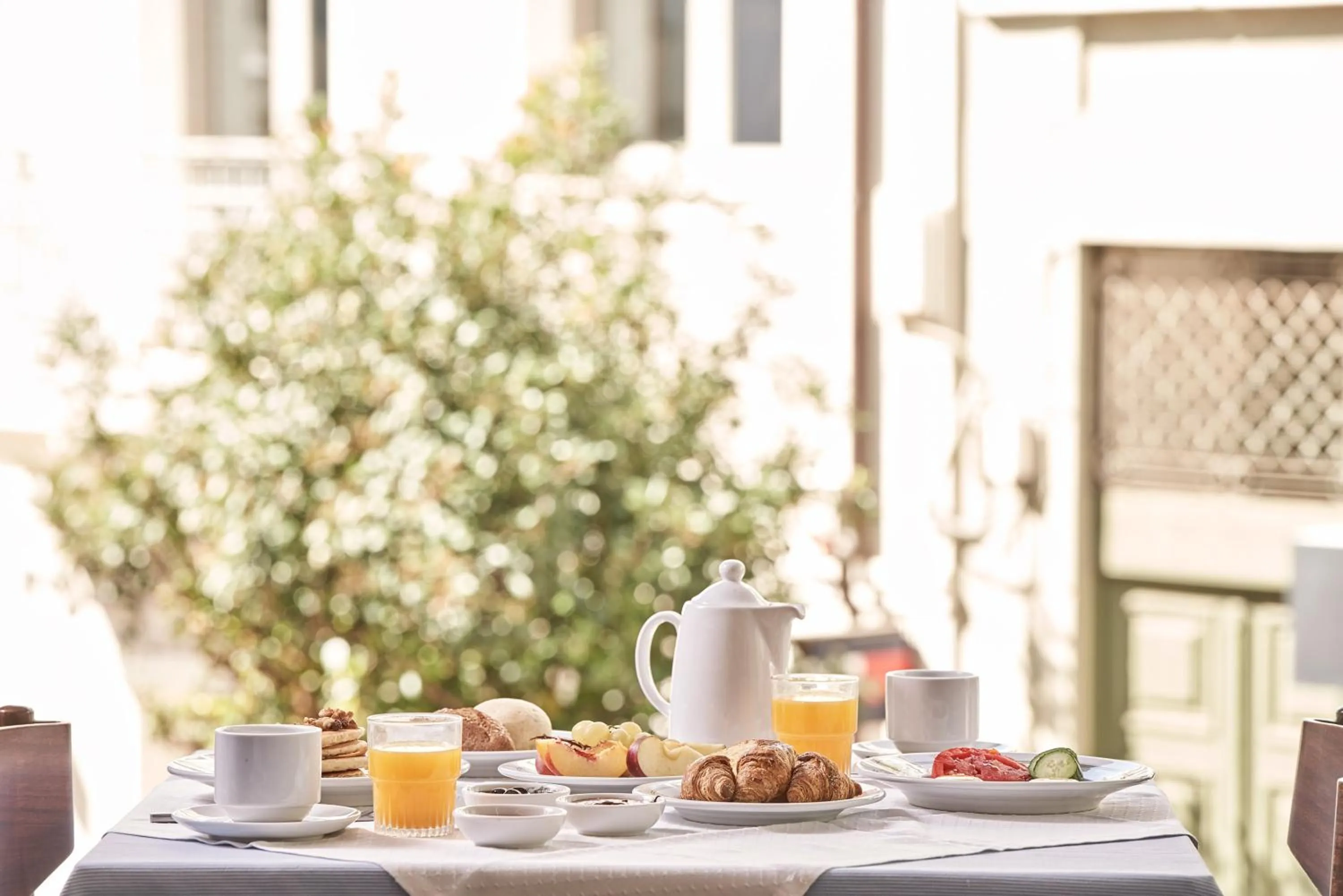 Buffet breakfast in Mediterranee