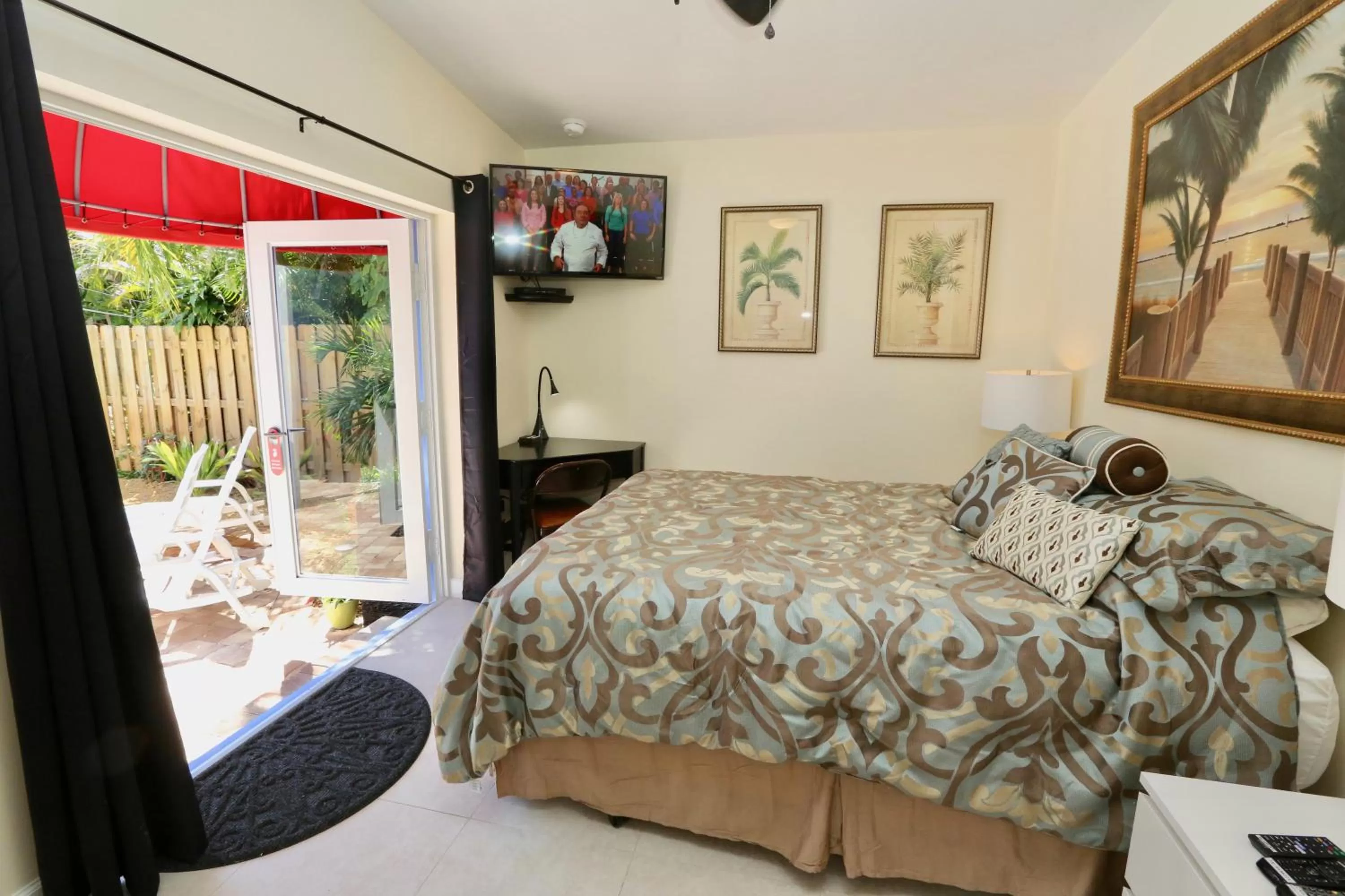 Bed in Fantasy Island Inn, Caters to Men