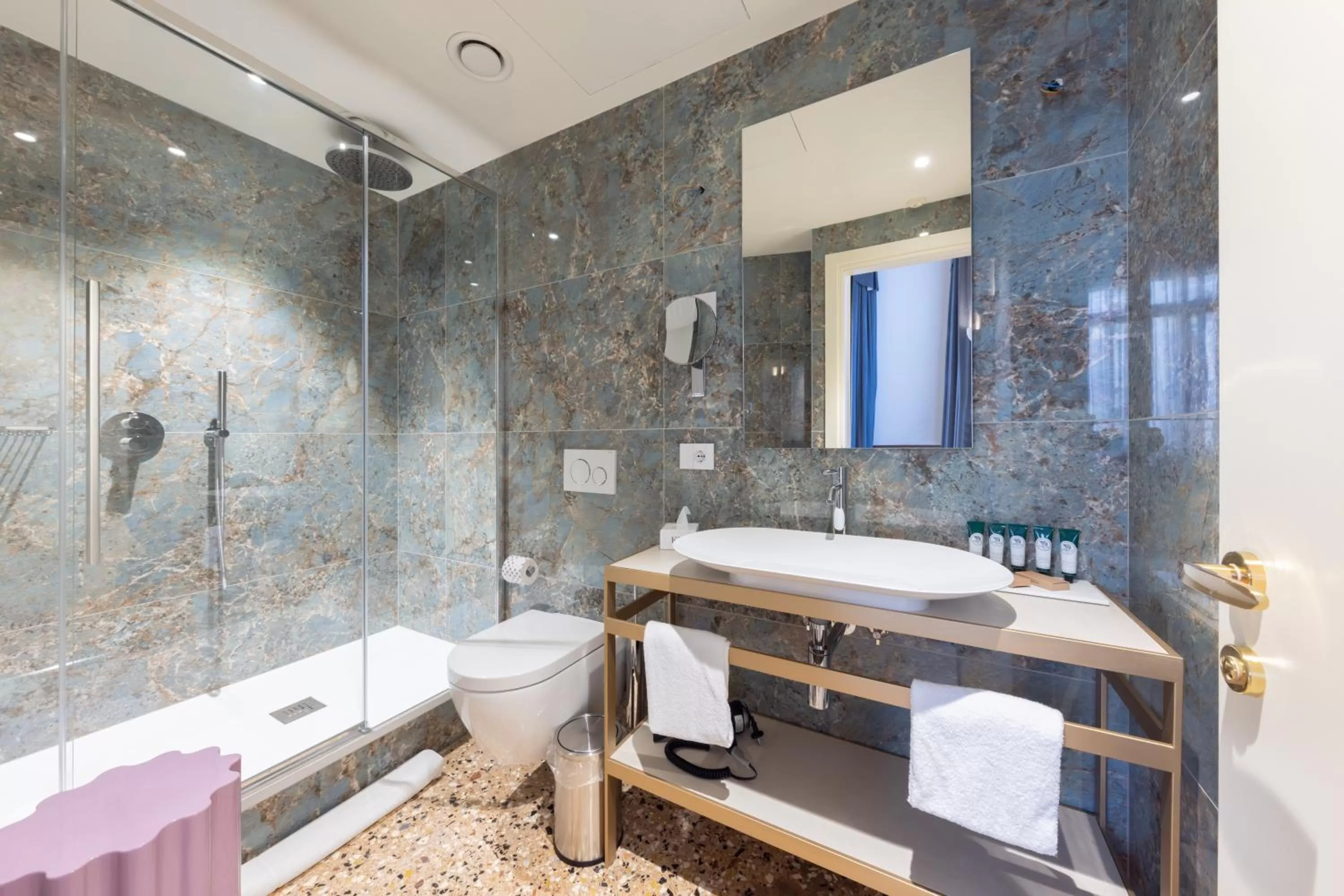 Shower in Palazzo Keller