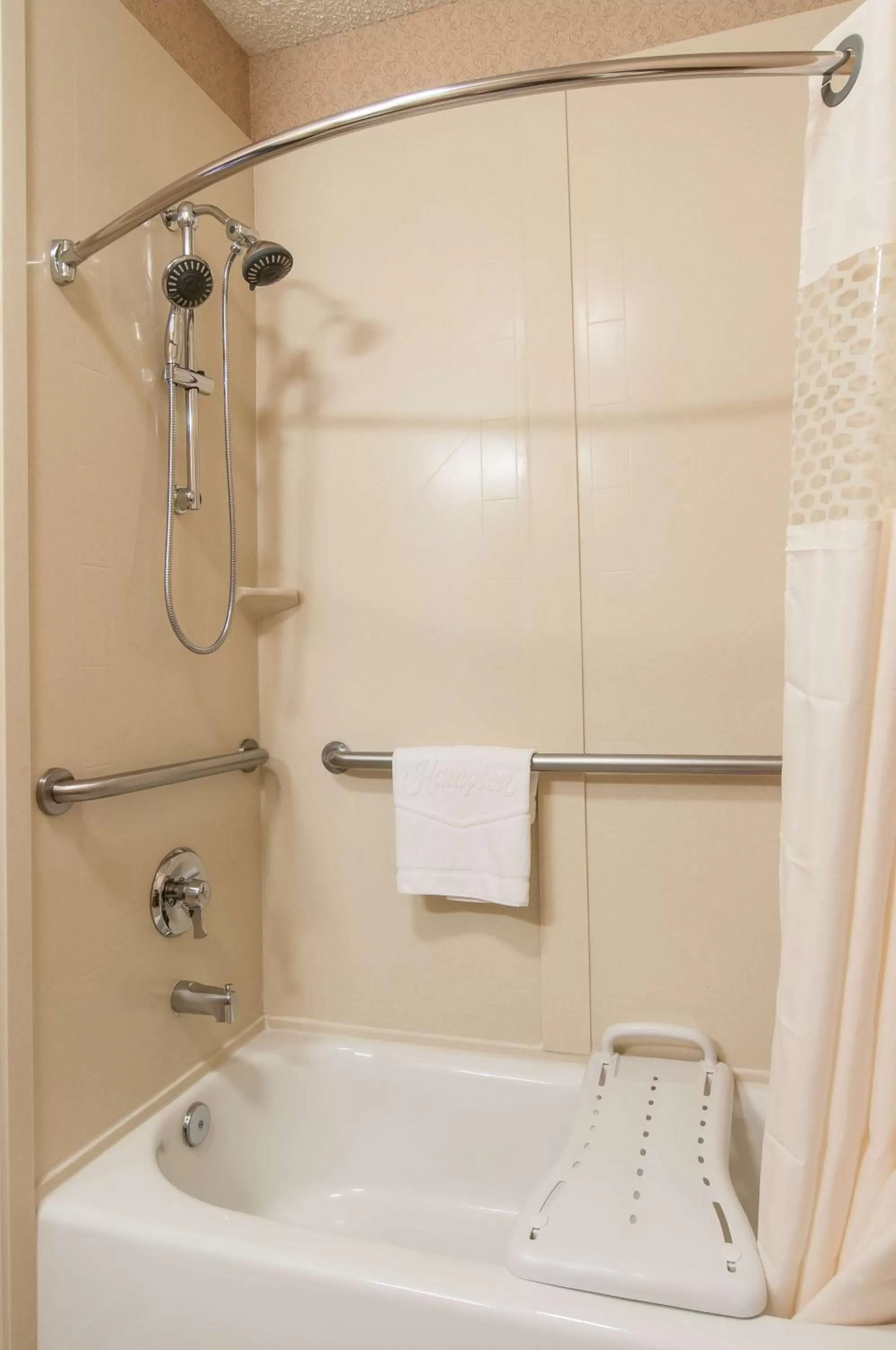 Pool view in Hampton Inn Boise - Airport