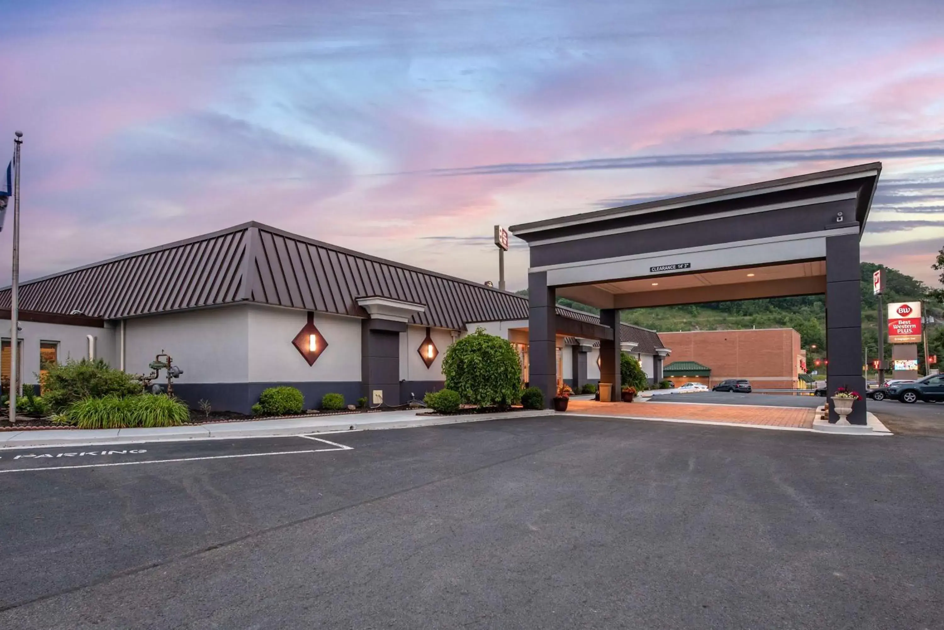 Best Western Plus Bridgeport Inn Best Western Plus Bridgeport Inn