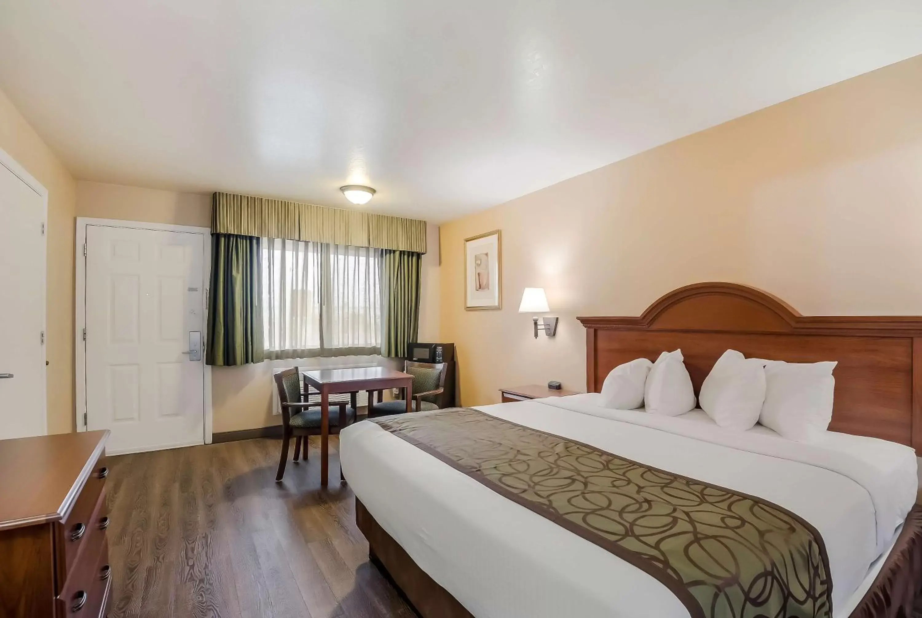King Room - Disability Access in SureStay Hotel by Best Western Fernley King Room - Disability Access in SureStay Hotel by Best Western Fernley