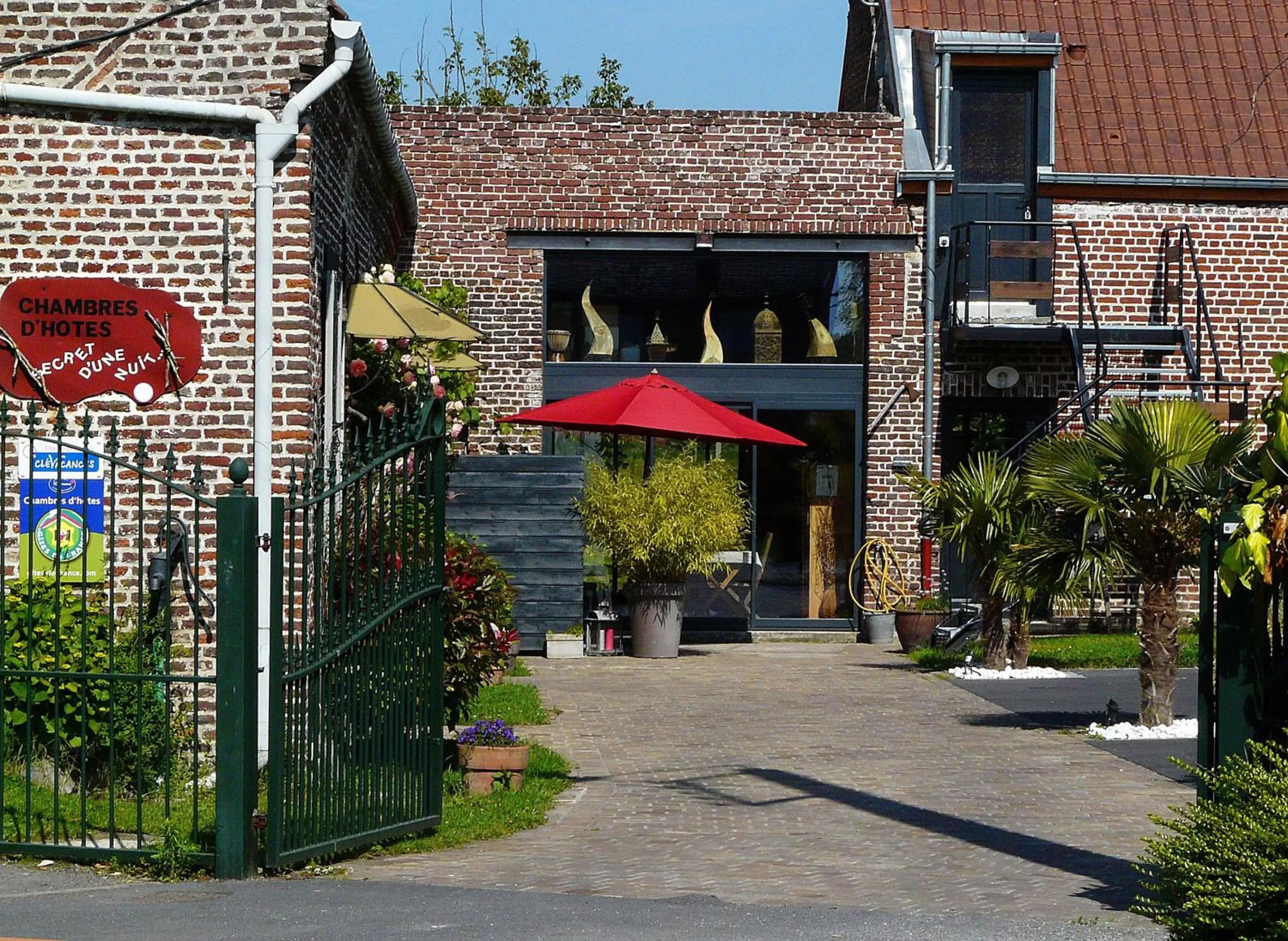 Facade/entrance, Property Building in Secret d'une Nuit a vicq prės de valenciennes,onnaing,saint saulve avec piscine , jaccuzi