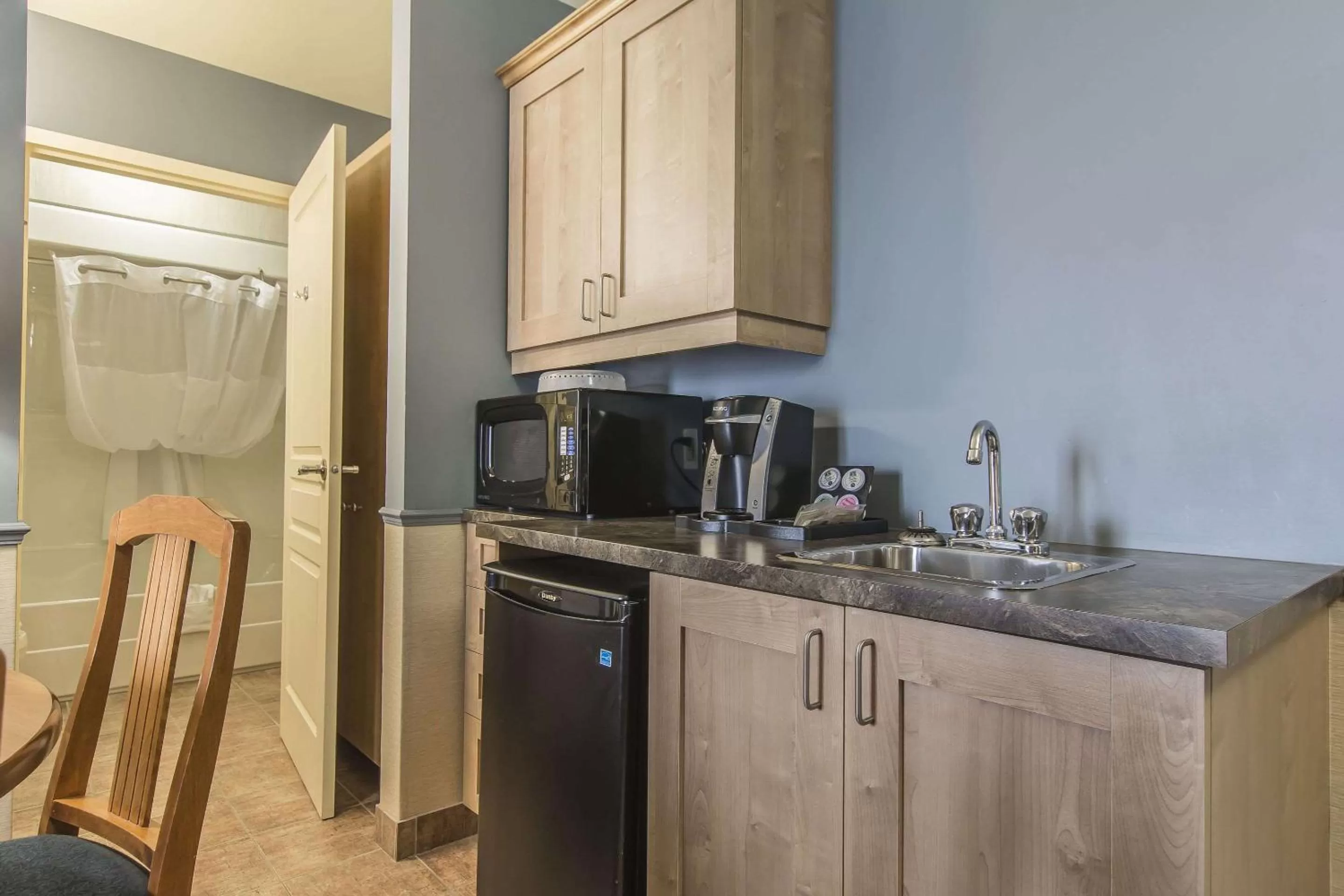 Photo of the whole room in Quality Inn