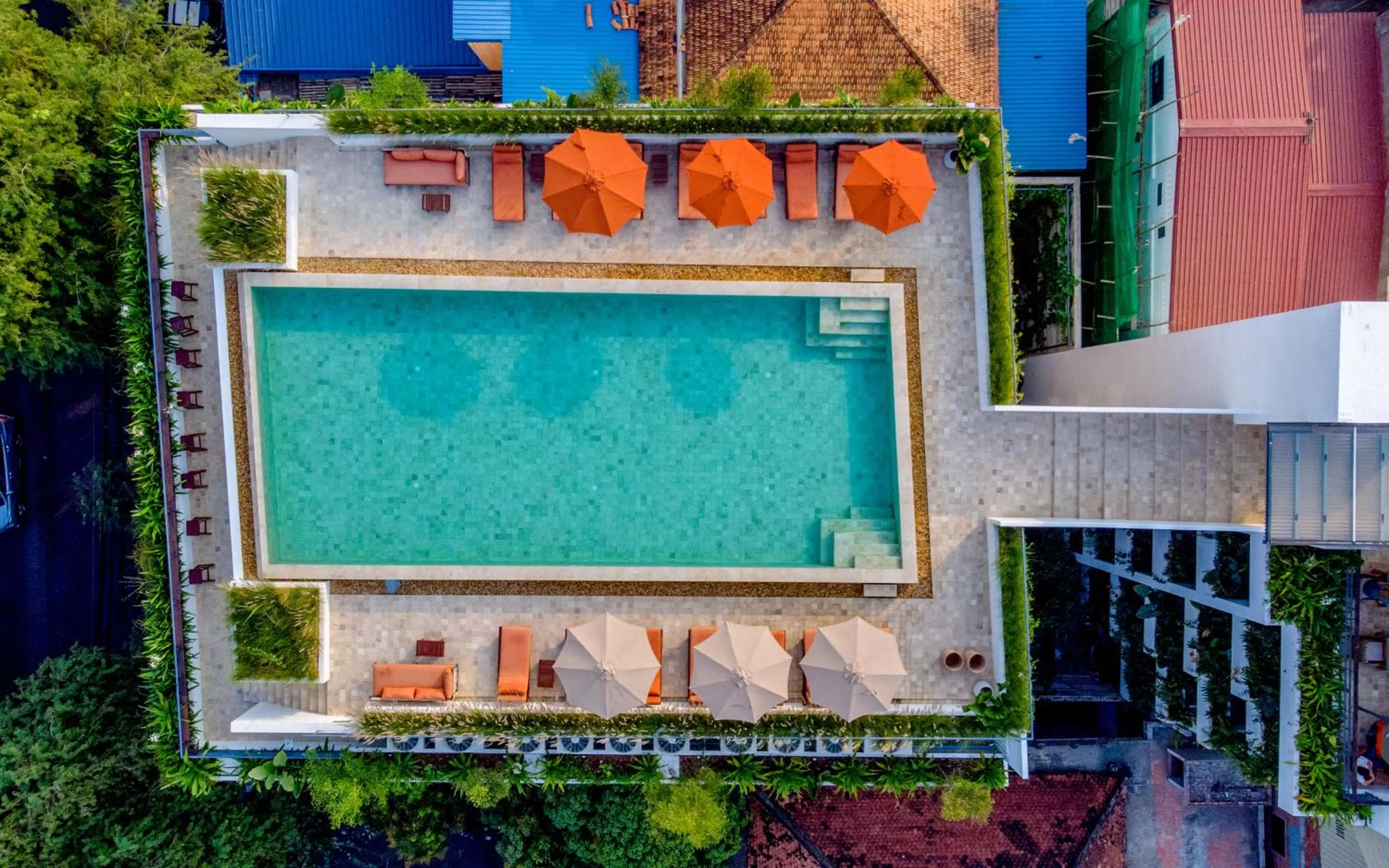 Swimming pool in Penh House Hotel