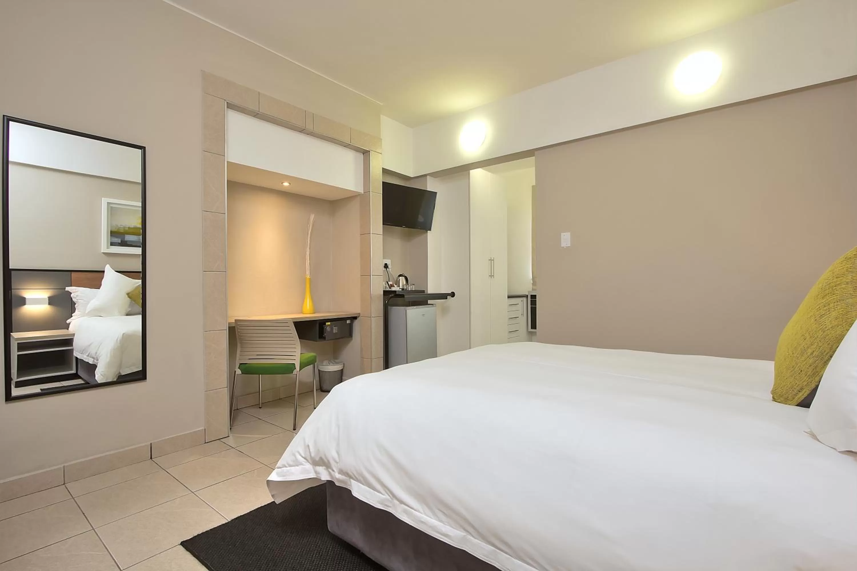 Photo of the whole room, Bed in The Park Lodge Hotel