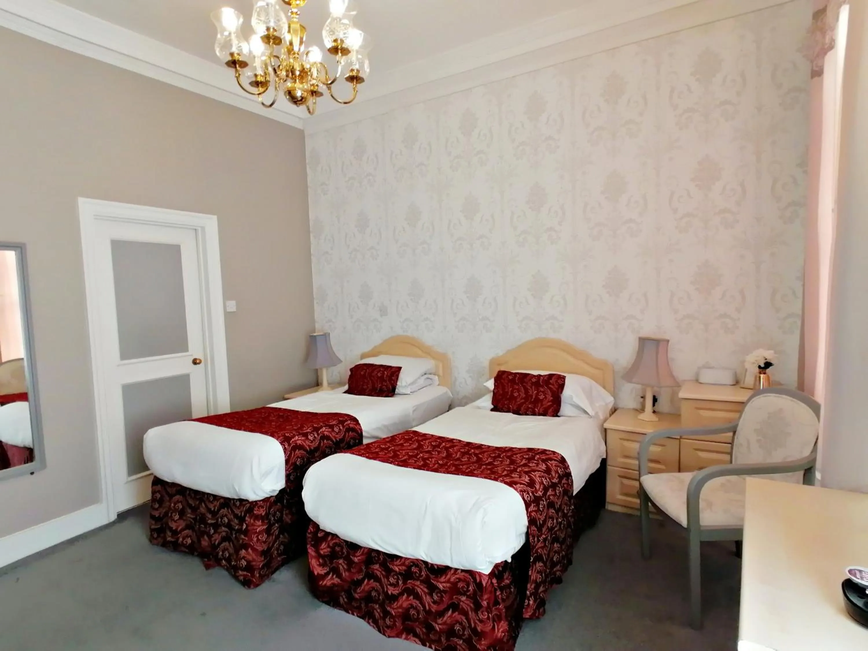 Bedroom, Bed in The Gordon House Hotel