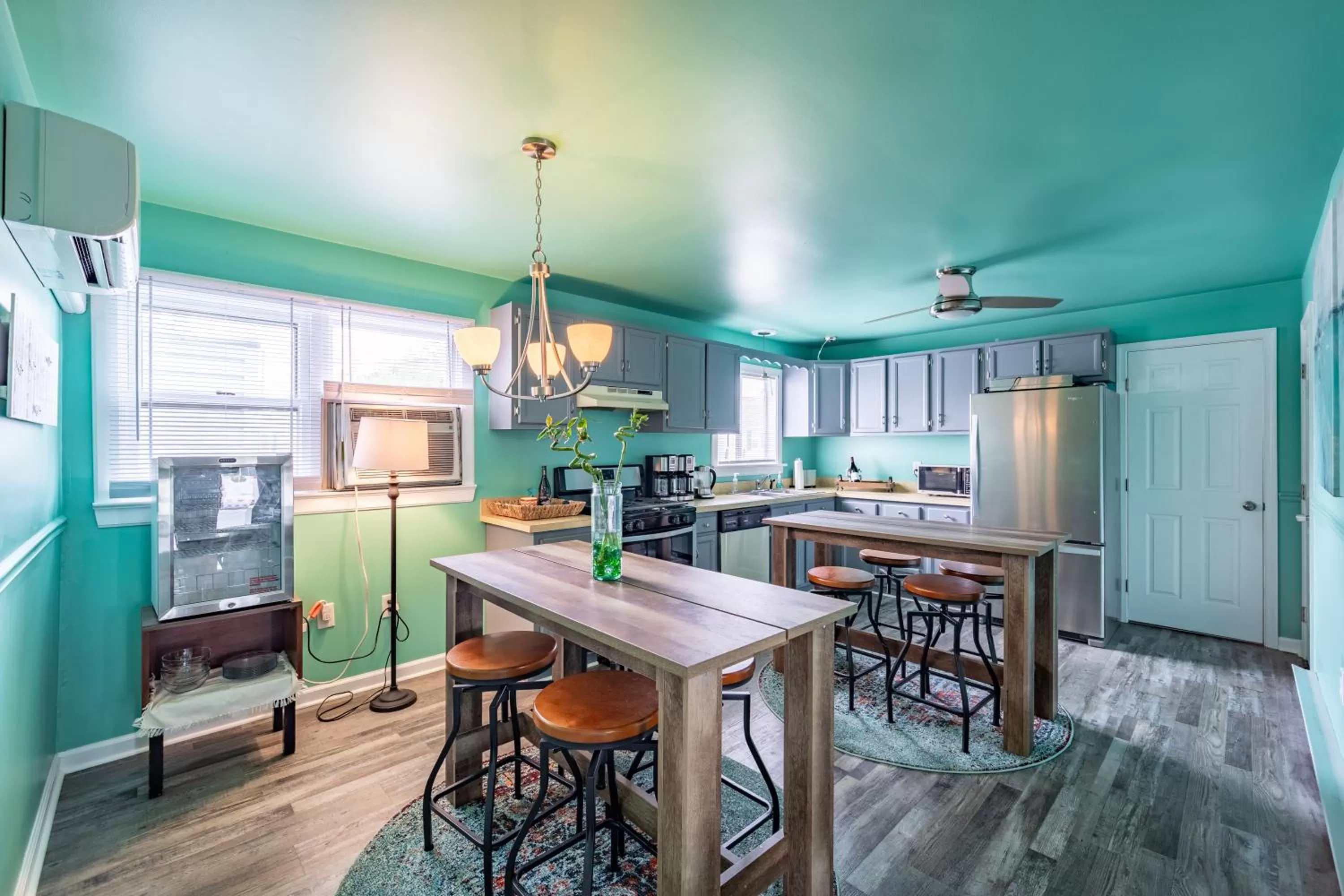 Property building in Ocean Glass Inn