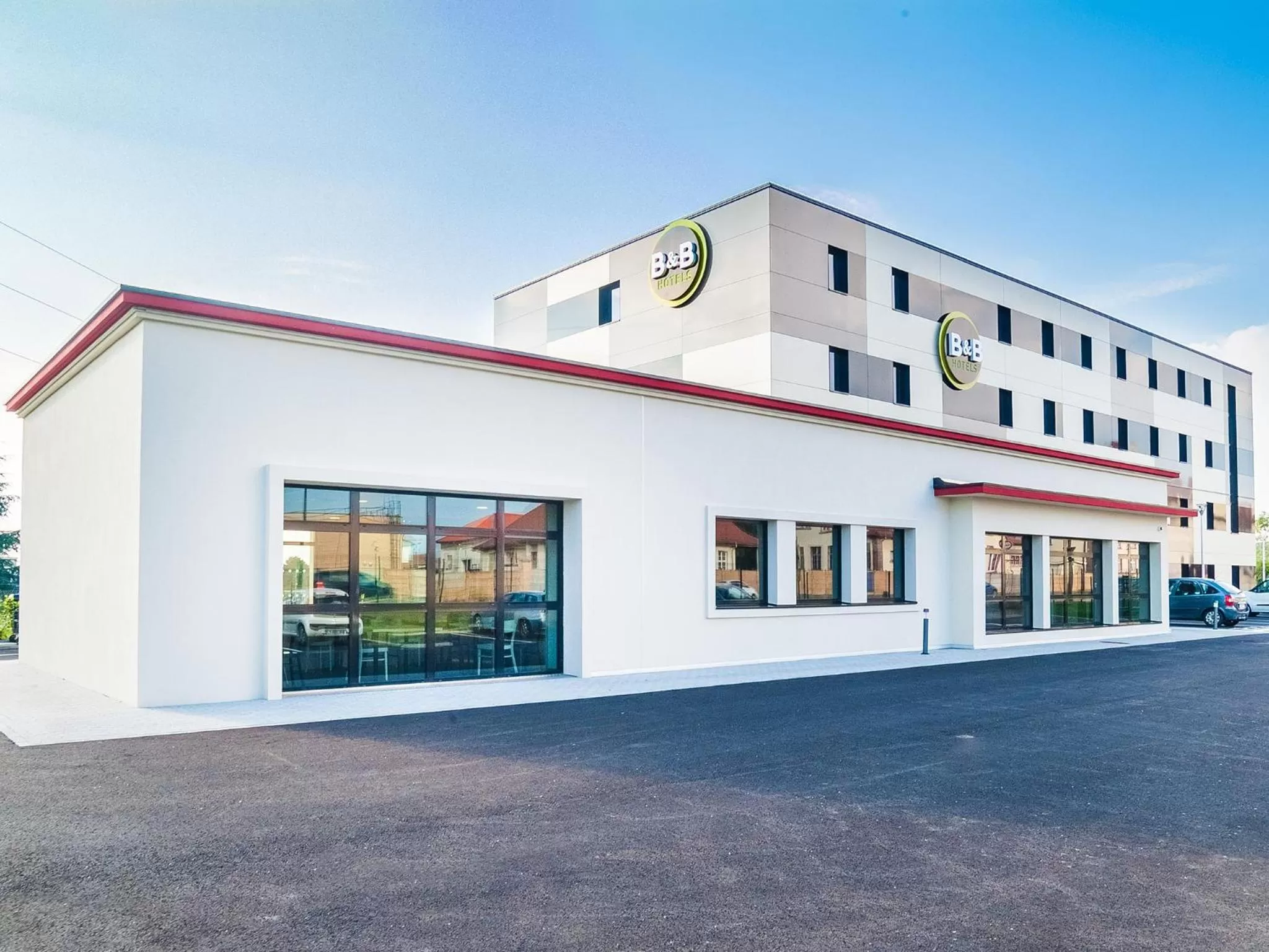 Facade/entrance in B&B HOTEL Colmar Expo