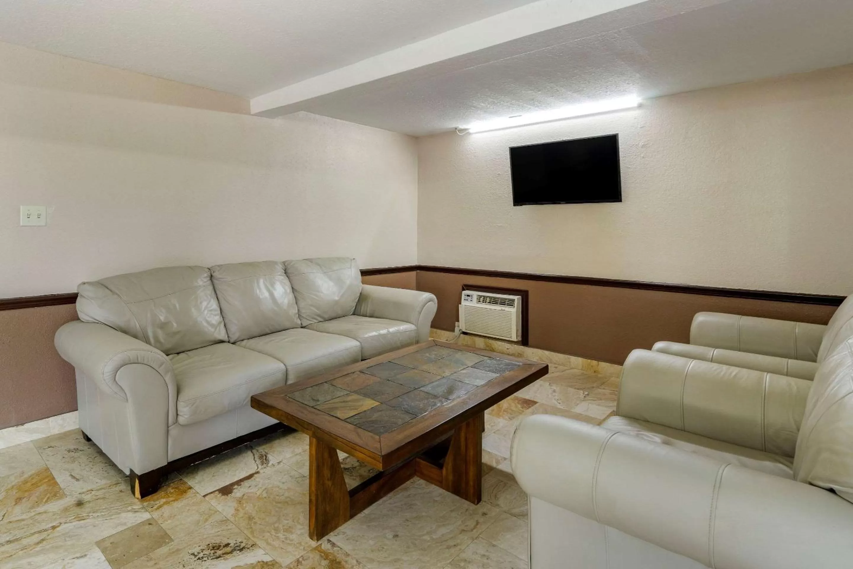 Lobby or reception in Rodeway Inn Clearwater-Dunedin