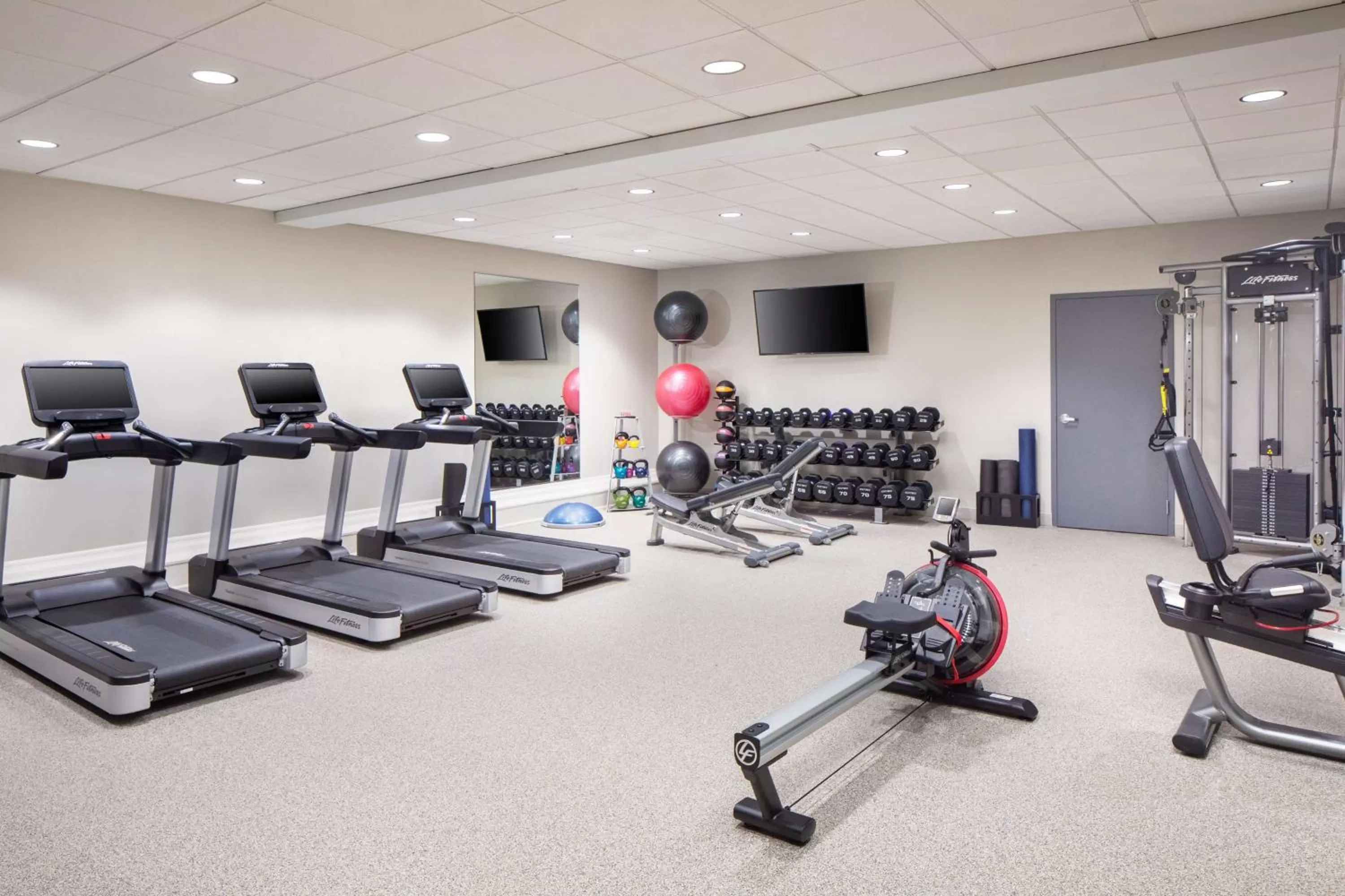 Fitness centre/facilities in DoubleTree by Hilton Ann Arbor, MI