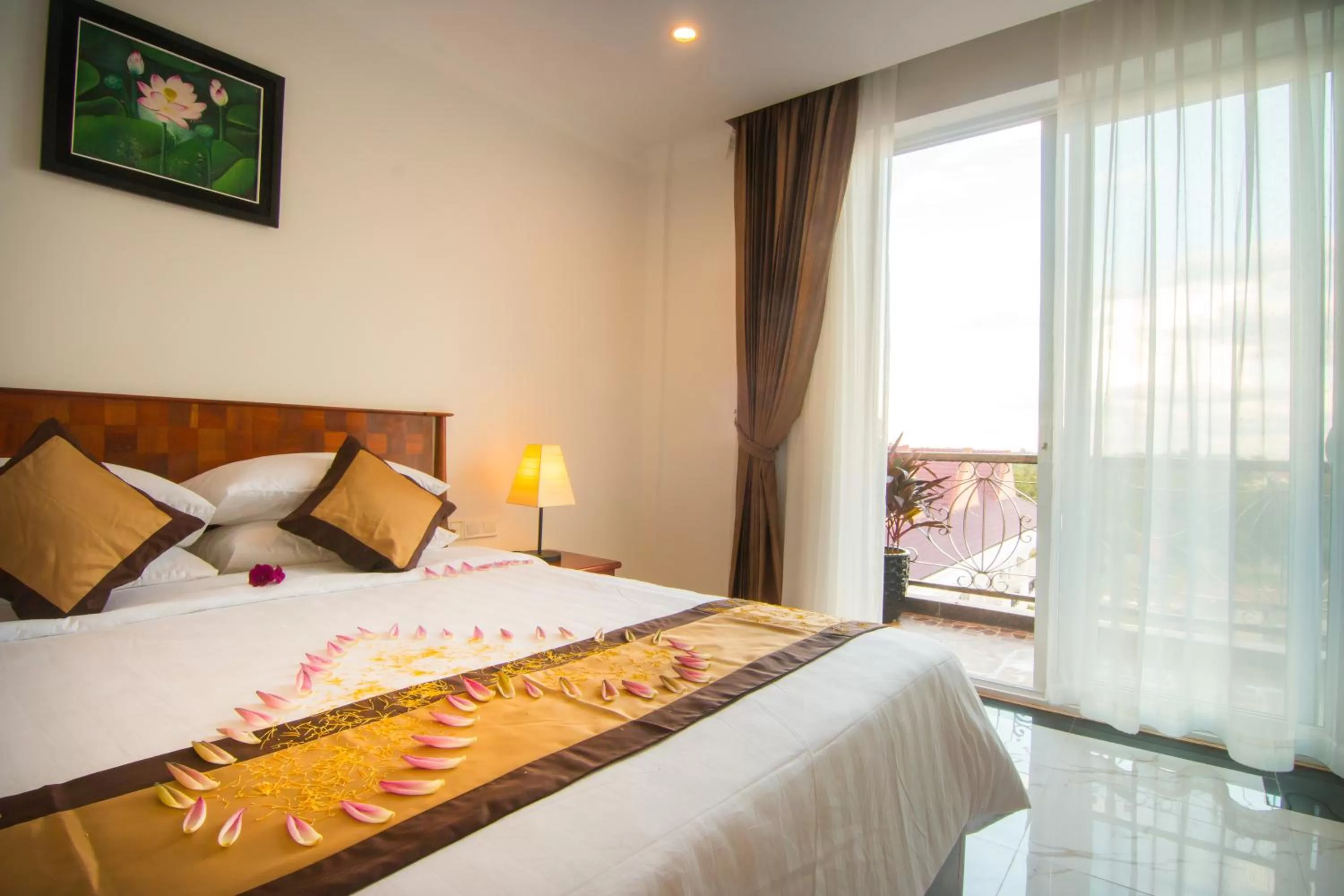 Bedroom, Bed in Glorious Hotel