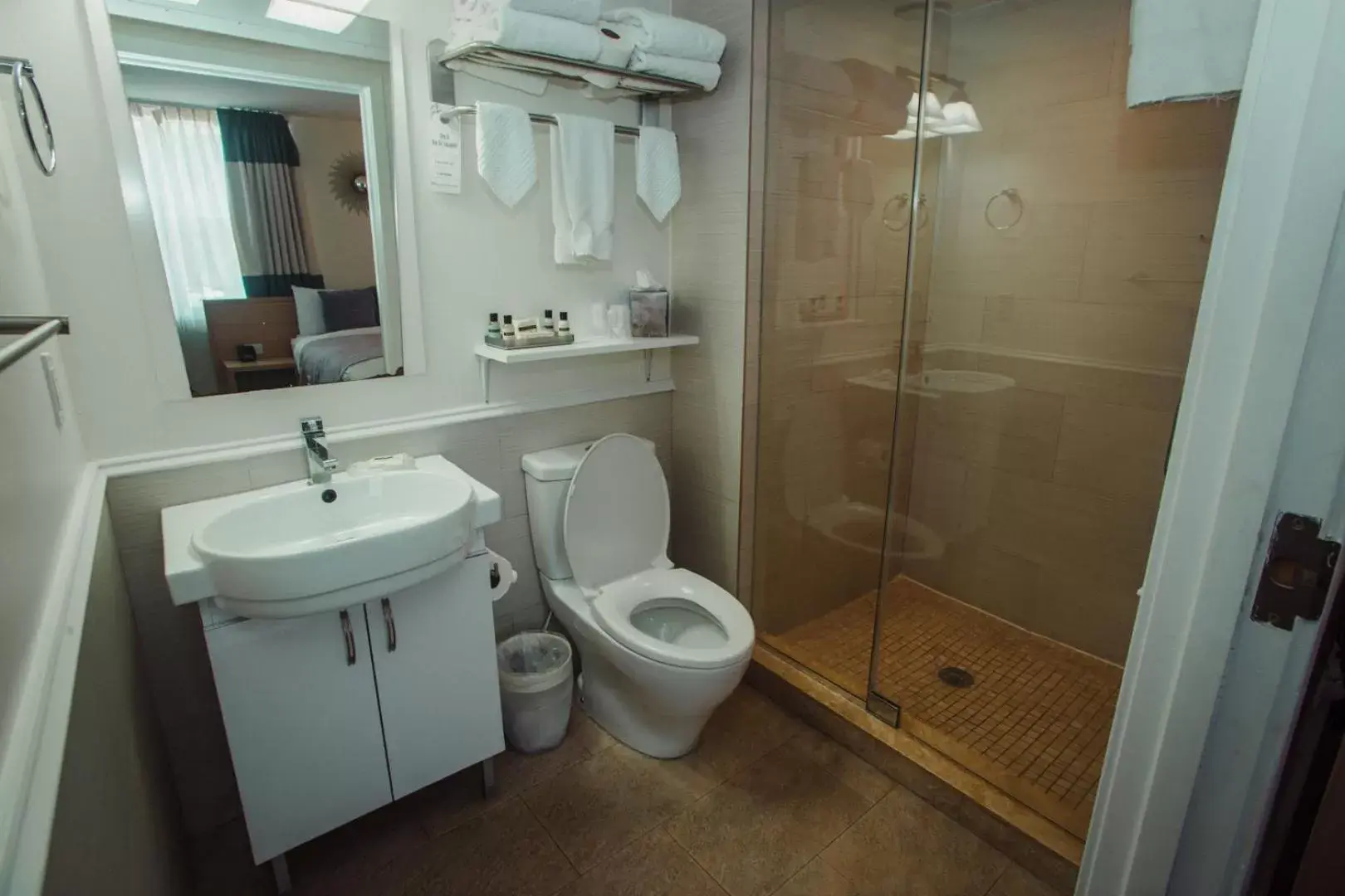 Room with Two Double Beds in Villa Italia South Beach Room with Two Double Beds in Villa Italia South Beach