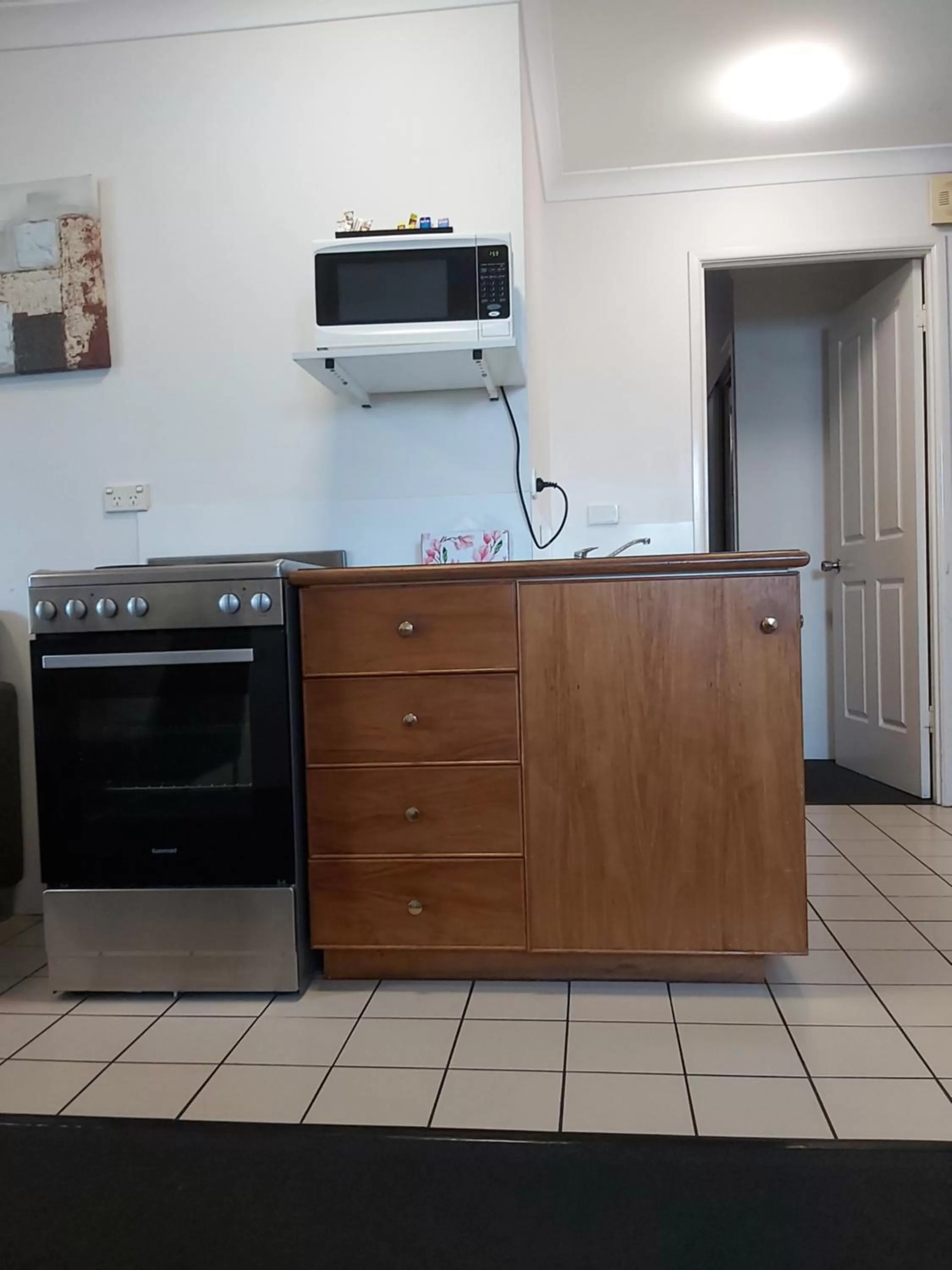 Cosmopolitan Motel & Serviced Apartments