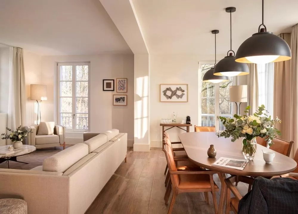 Living room in Le Grand Pavillon Chantilly