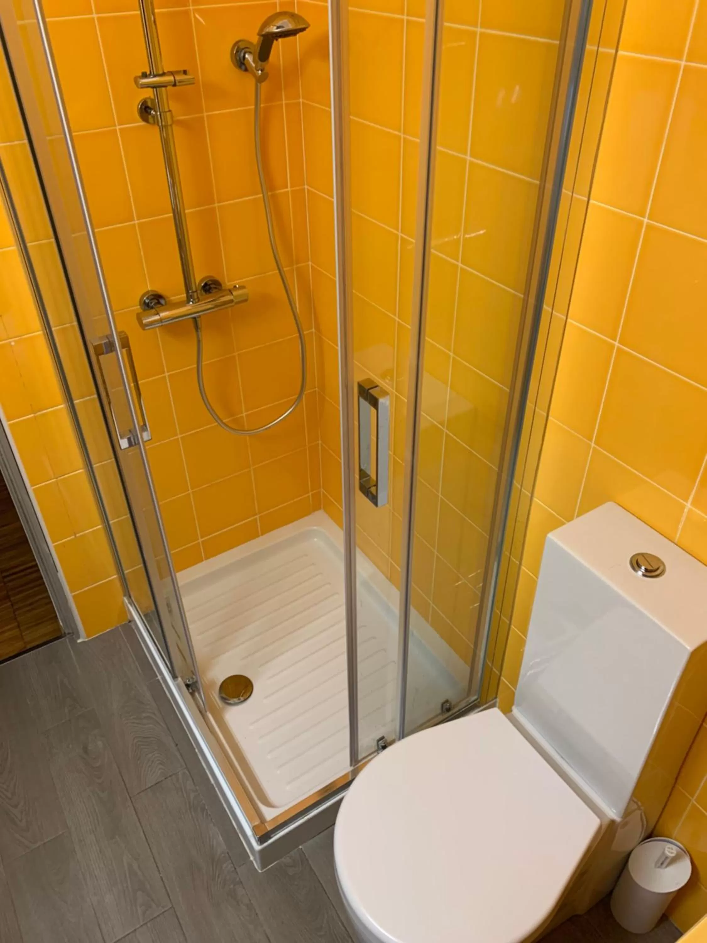 Shower in CASABELLA-LAGO MAGGIORE