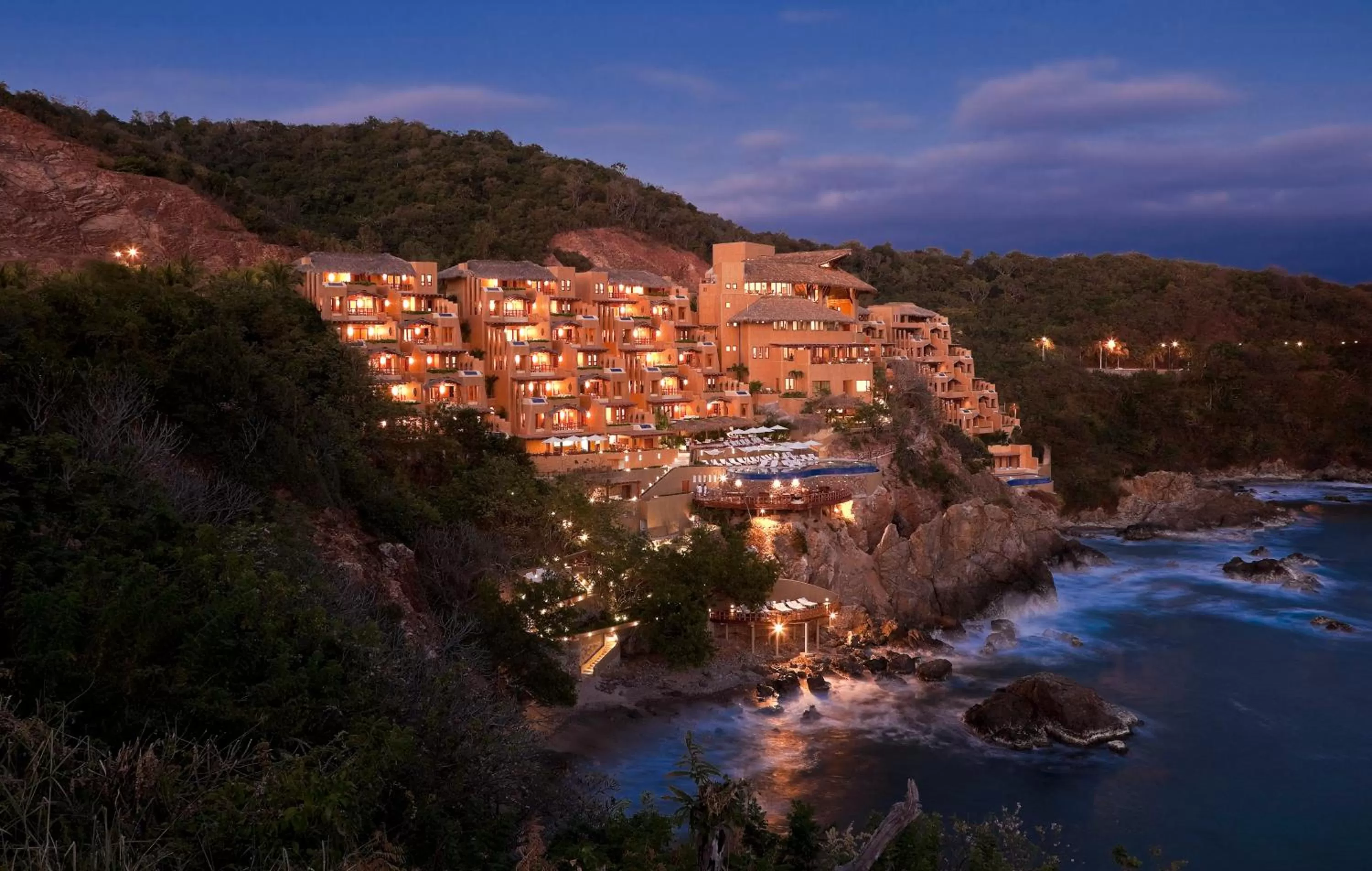 Property building in Cala de Mar Resort & Spa Ixtapa
