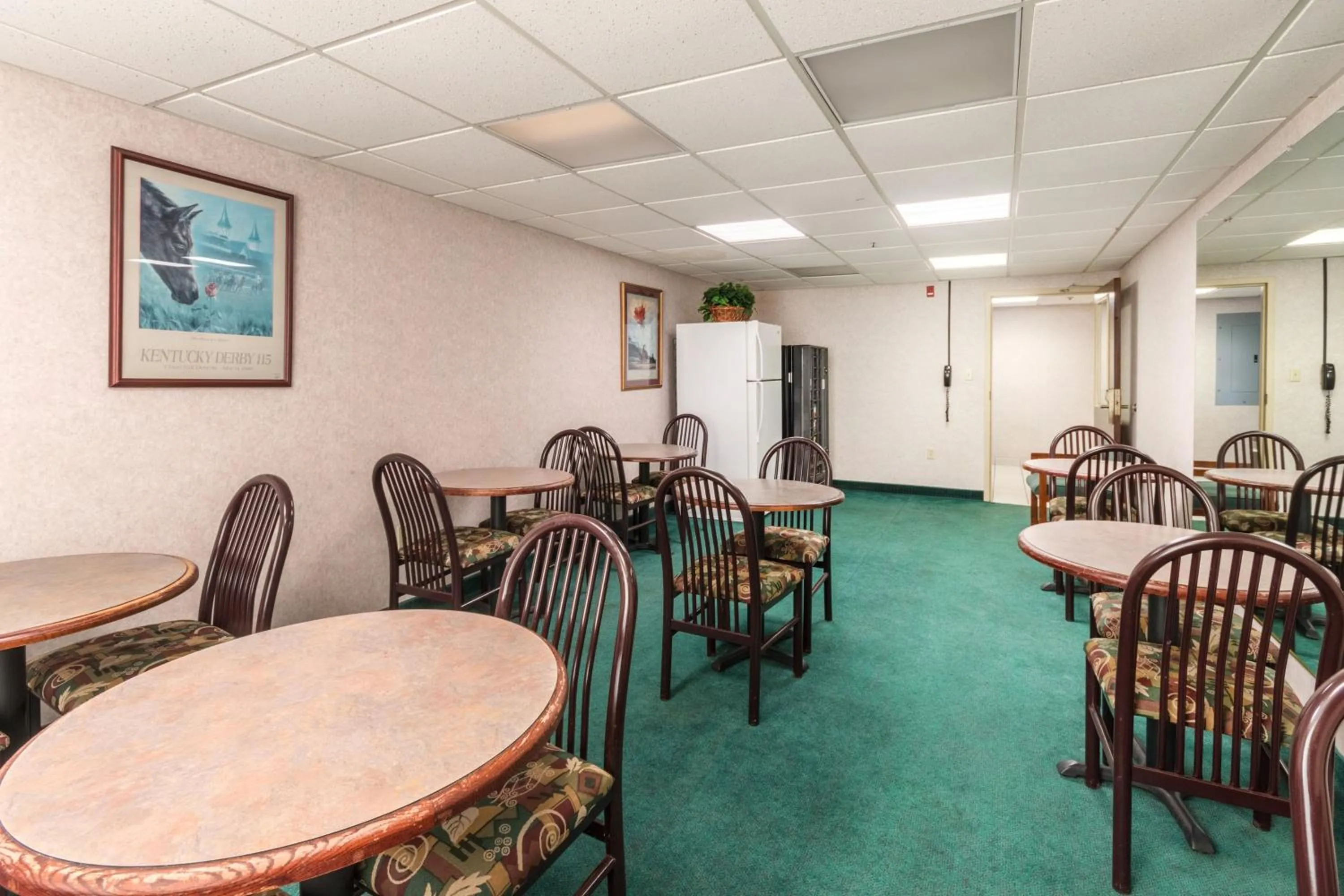 Breakfast in Red Roof Inn Morehead