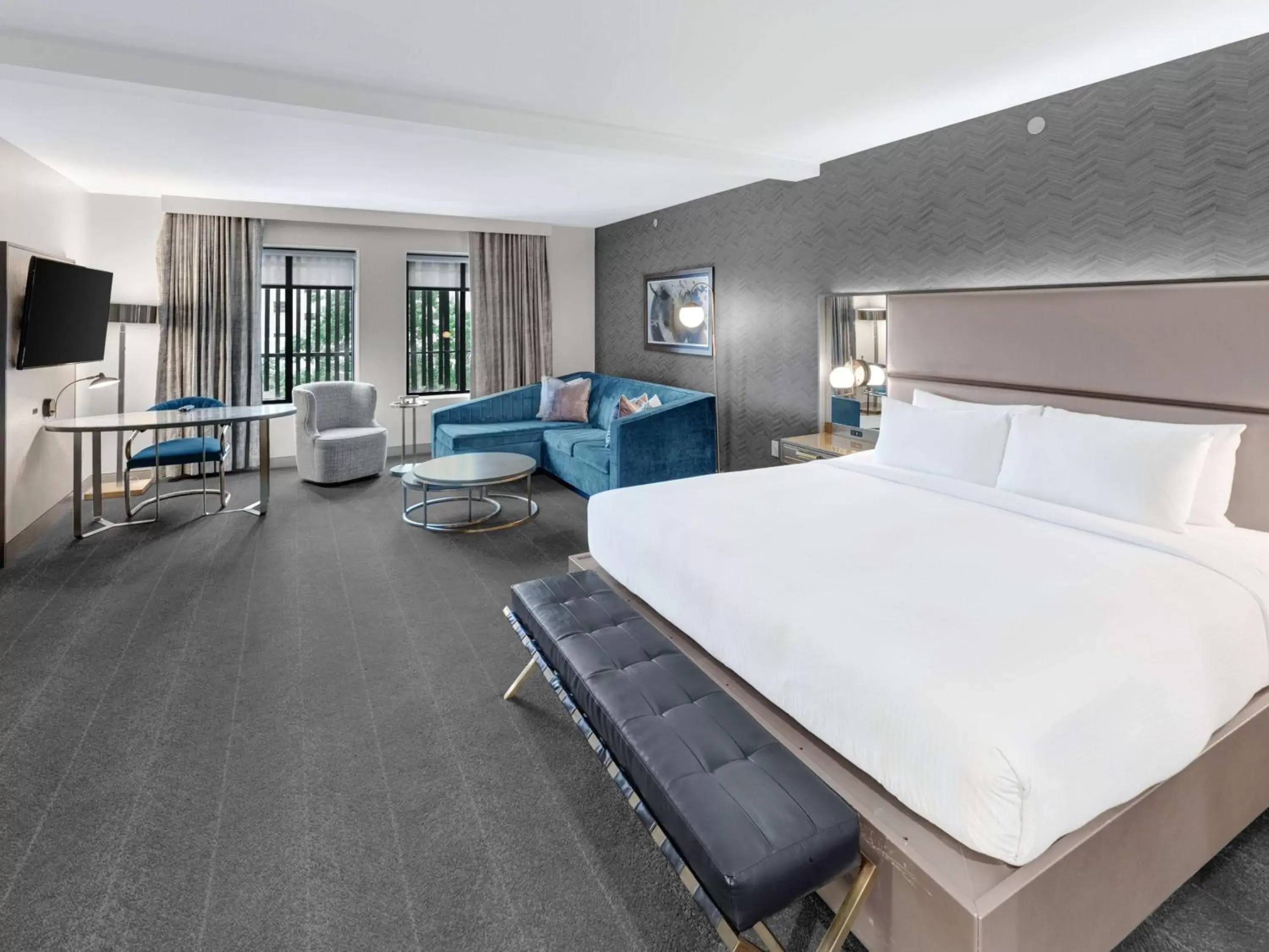 Deco King Suite in Tulsa Club Hotel Curio Collection By Hilton Deco King Suite in Tulsa Club Hotel Curio Collection By Hilton