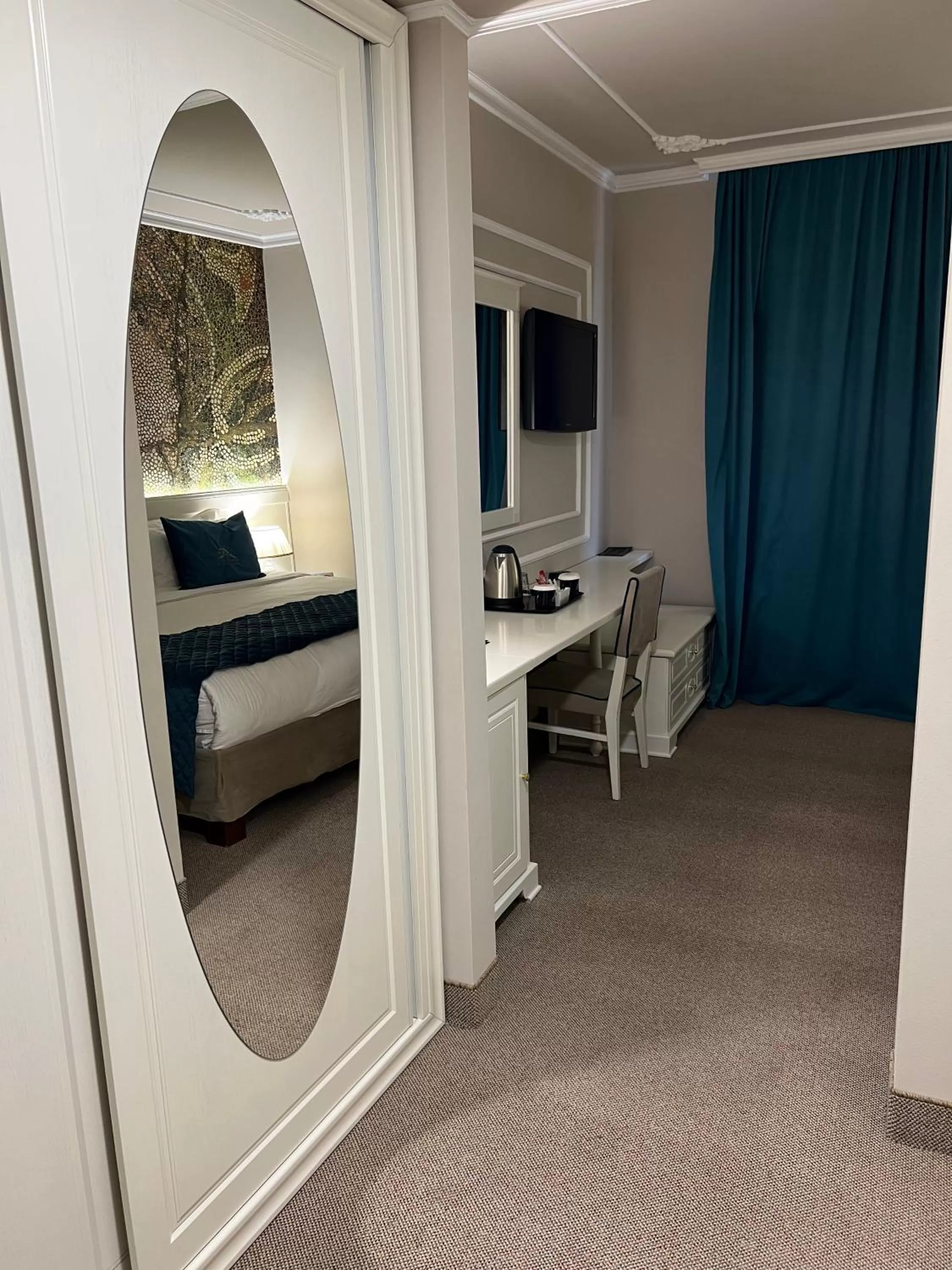 Bedroom, Bed in Adriatik Hotel, BW Premier Collection