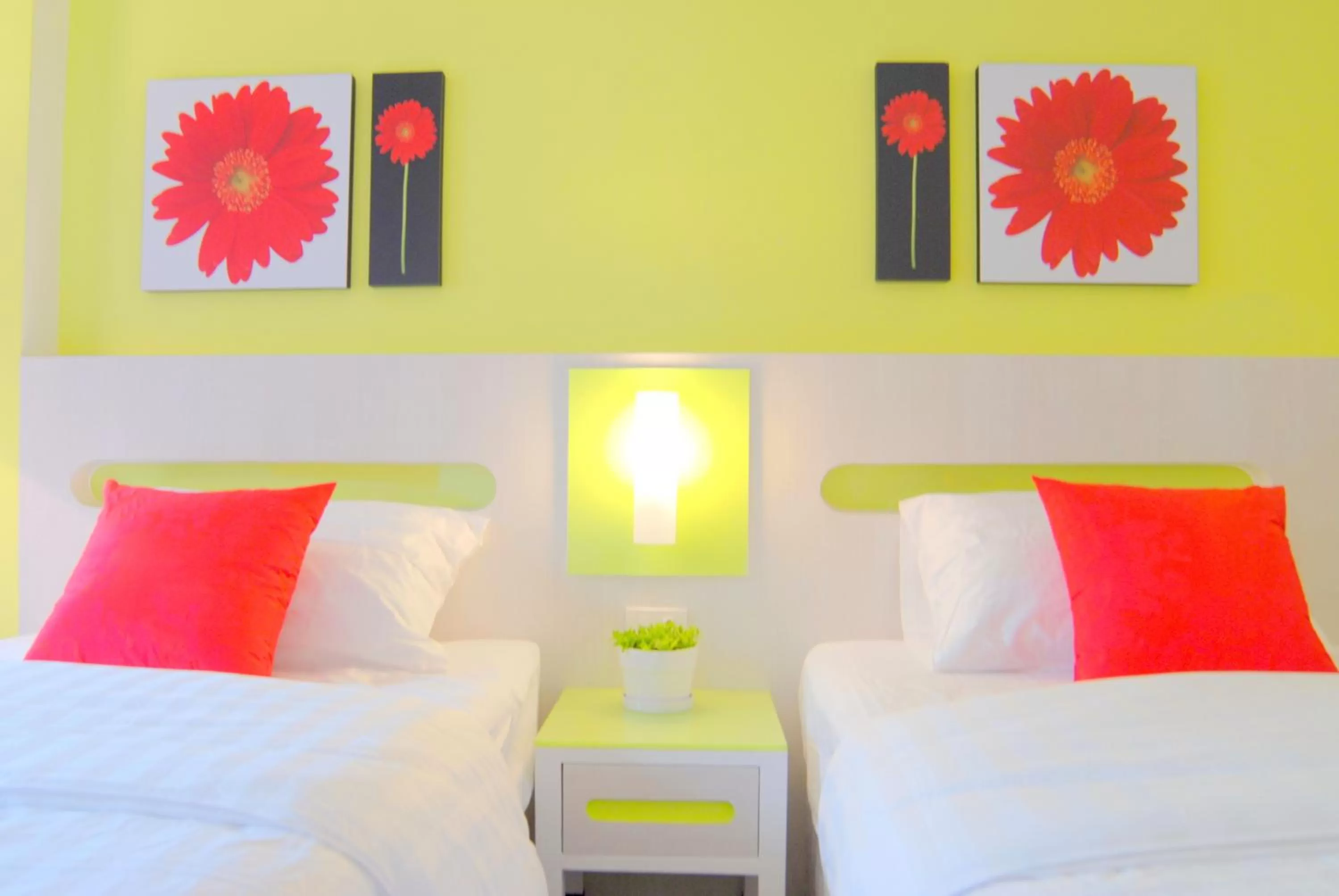 Bed in The Inn Saladaeng