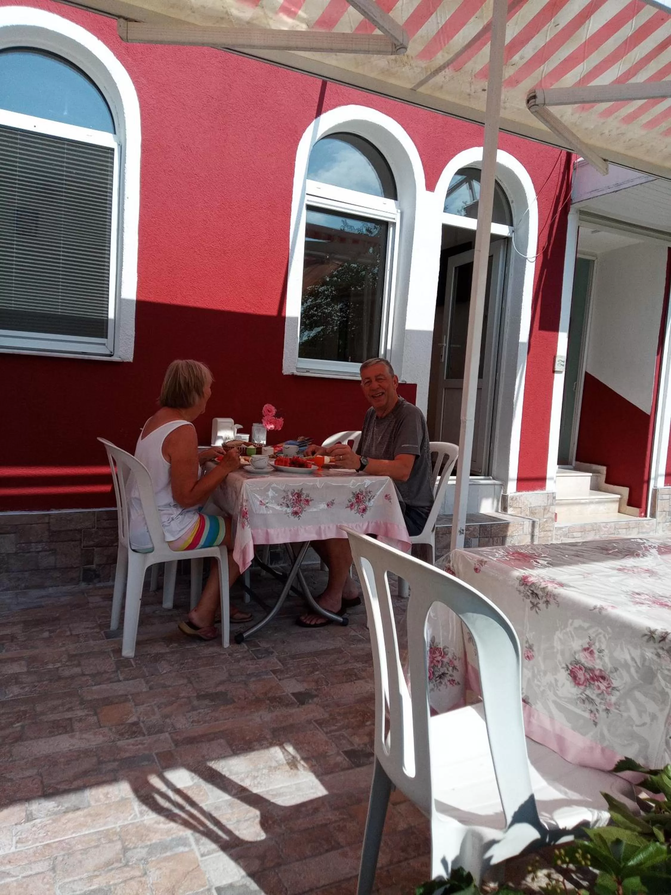Patio, Restaurant/Places to Eat in Ali's Pension