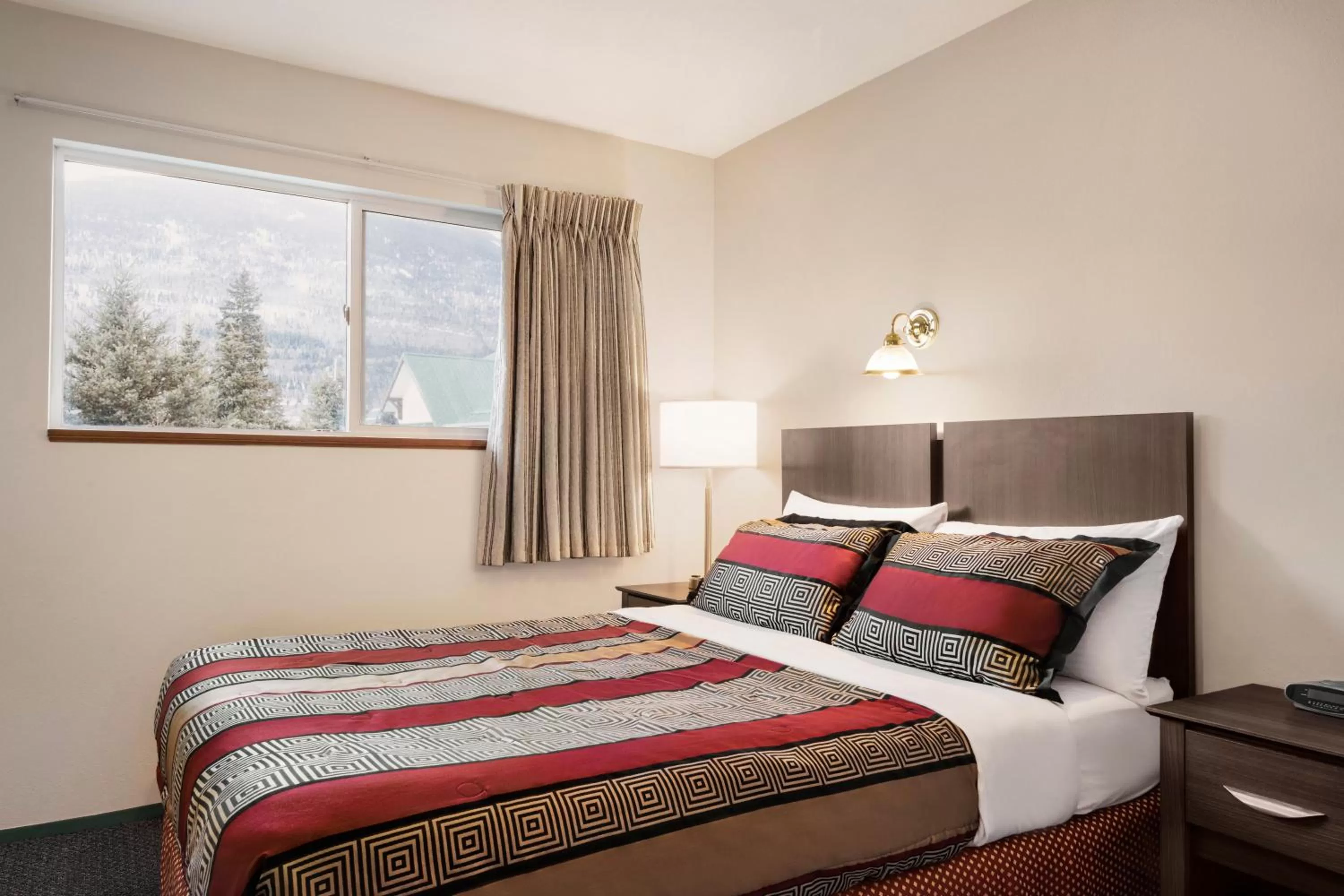 Bedroom, Bed in Travelodge by Wyndham McBride