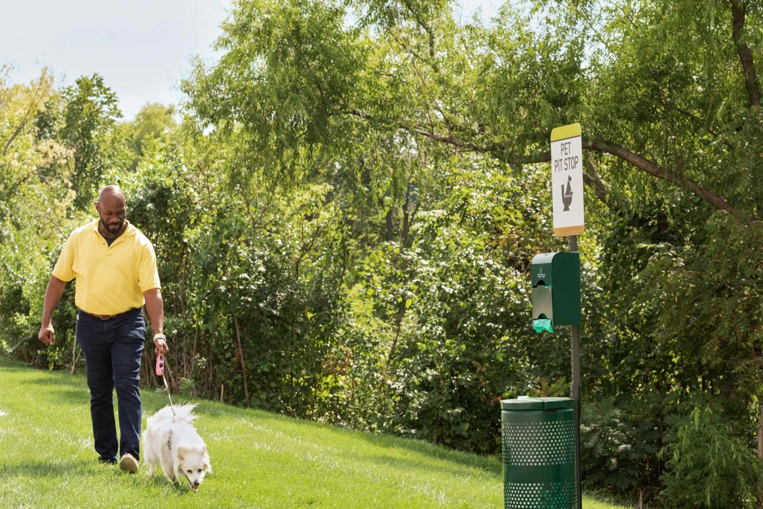 Garden in Home2 Suites By Hilton Overland Park, Ks