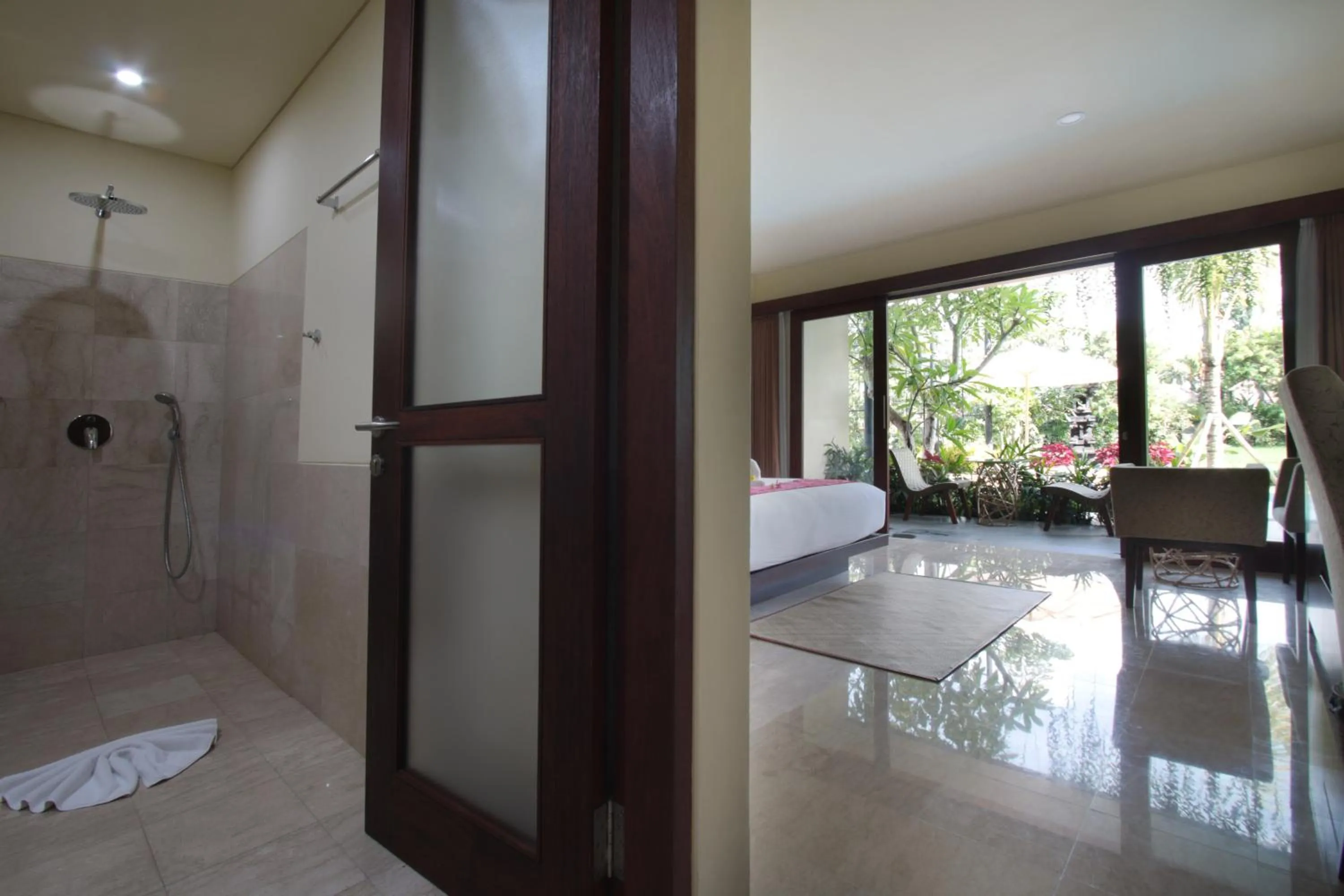 Shower in Byasa Ubud