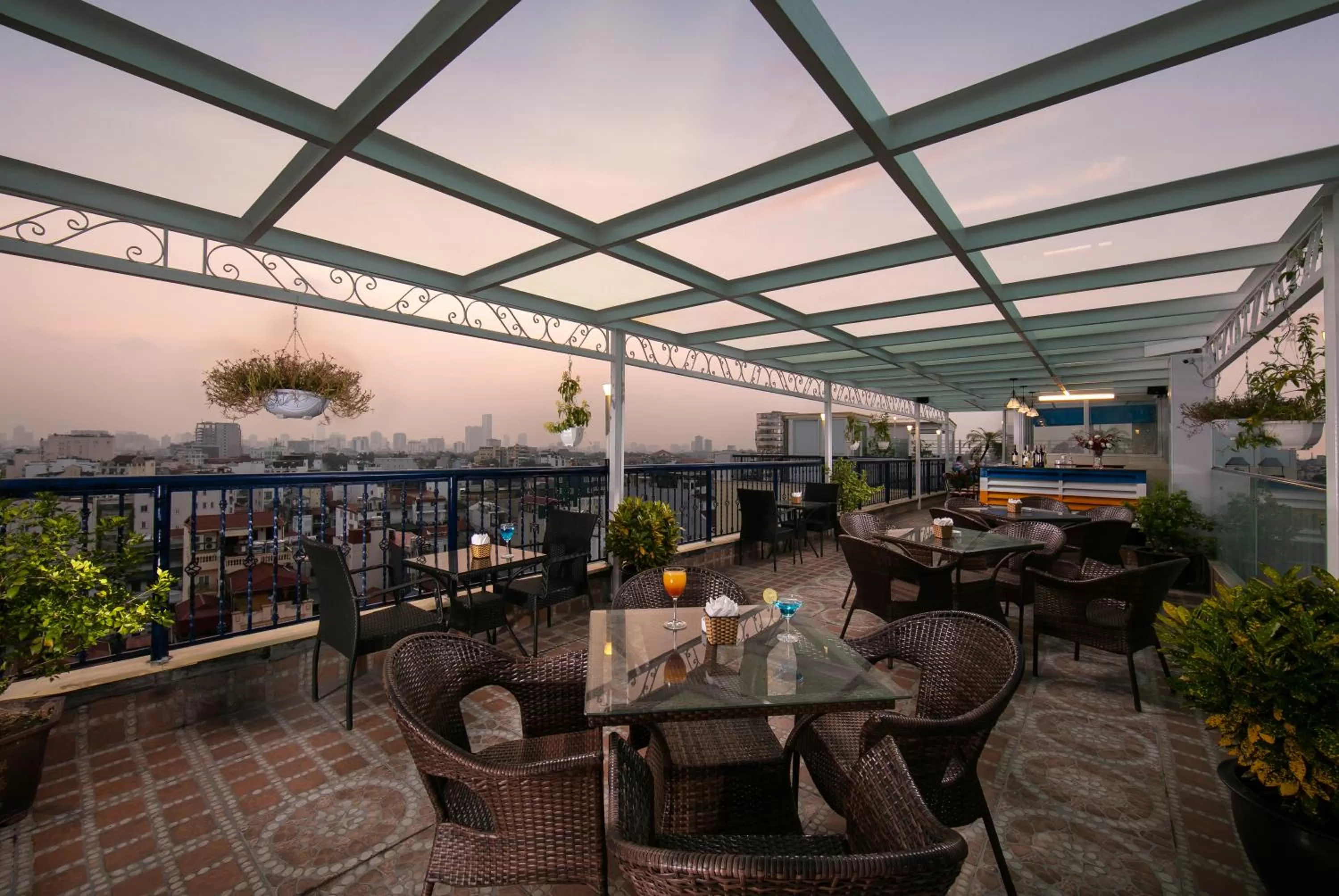 On site, Restaurant/Places to Eat in Silk Queen Hotel