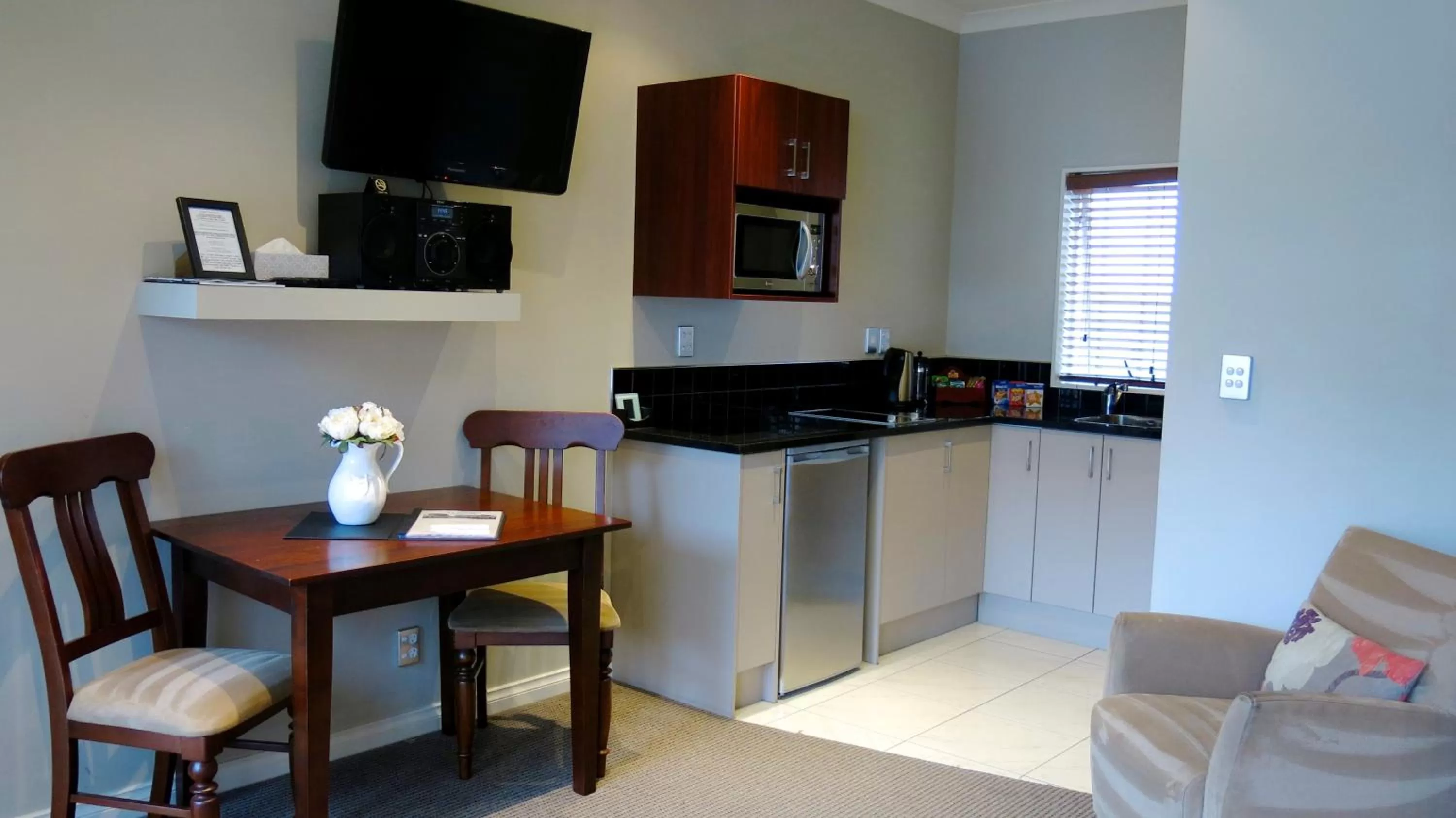 Kitchen or kitchenette in Merivale Manor
