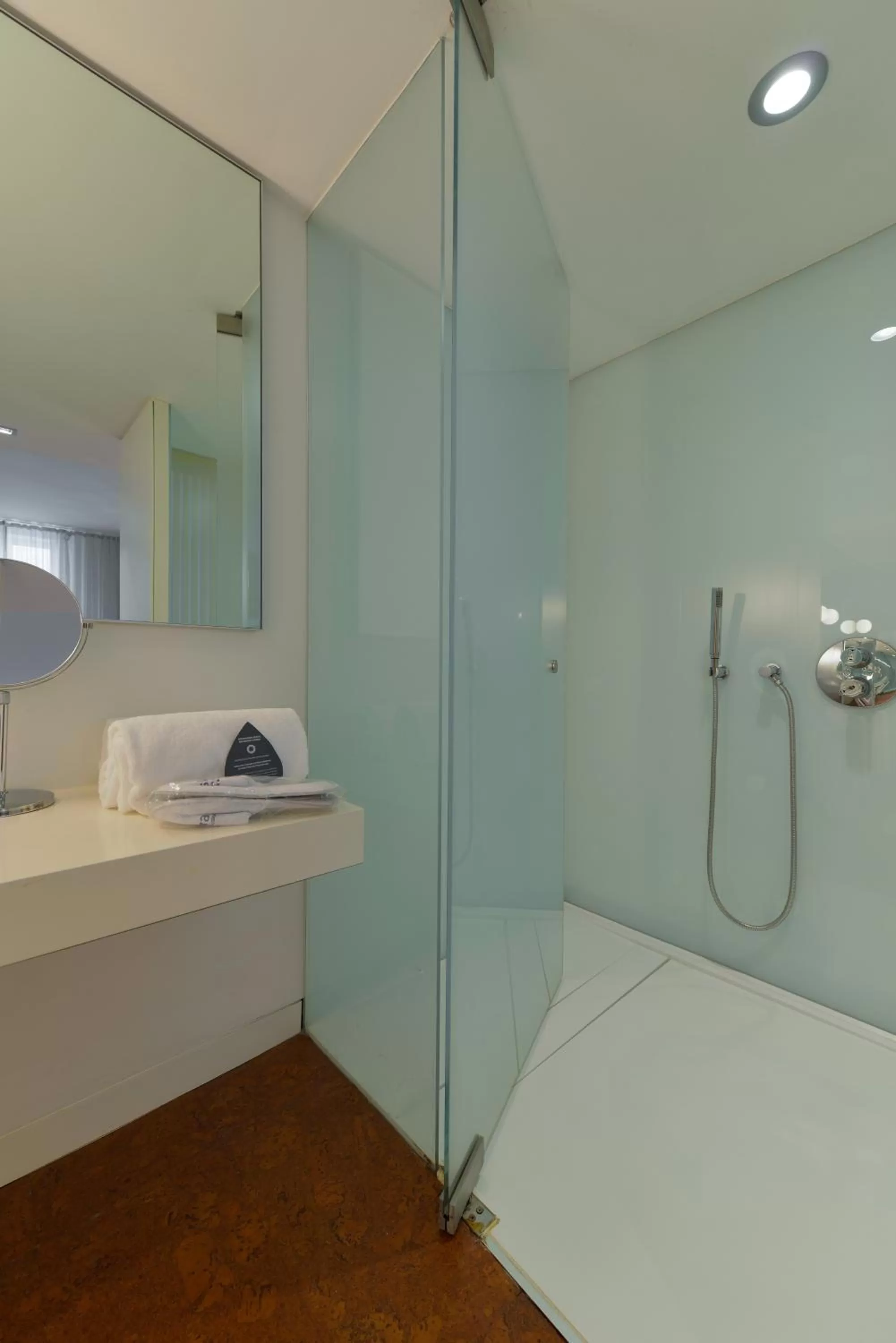 Bathroom in Inspira Liberdade Boutique Hotel