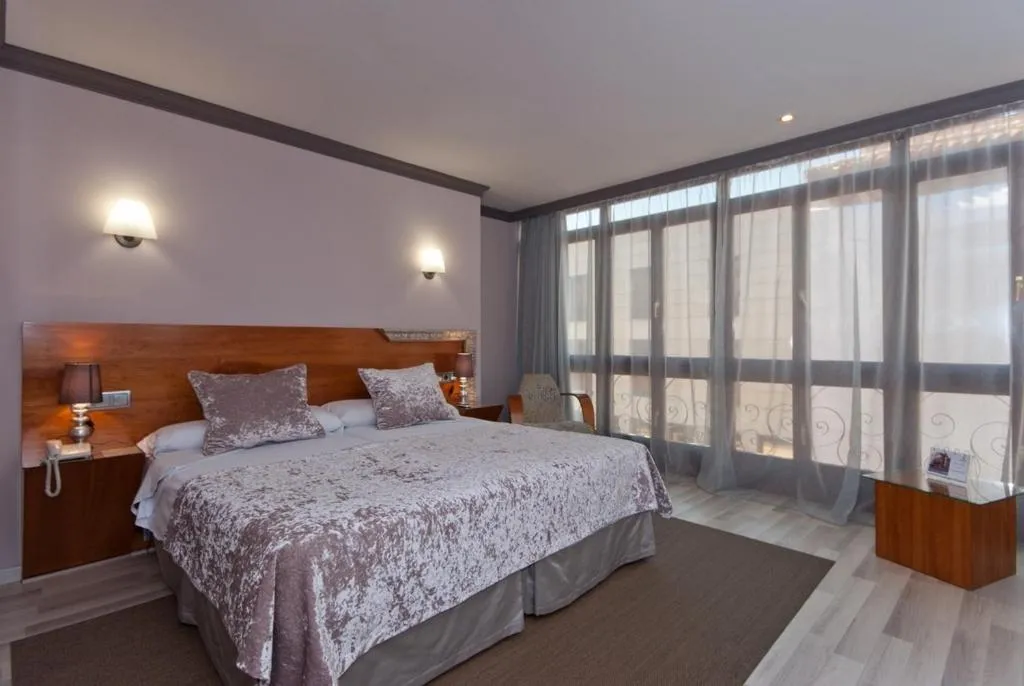 Bed in Hotel Vetusta