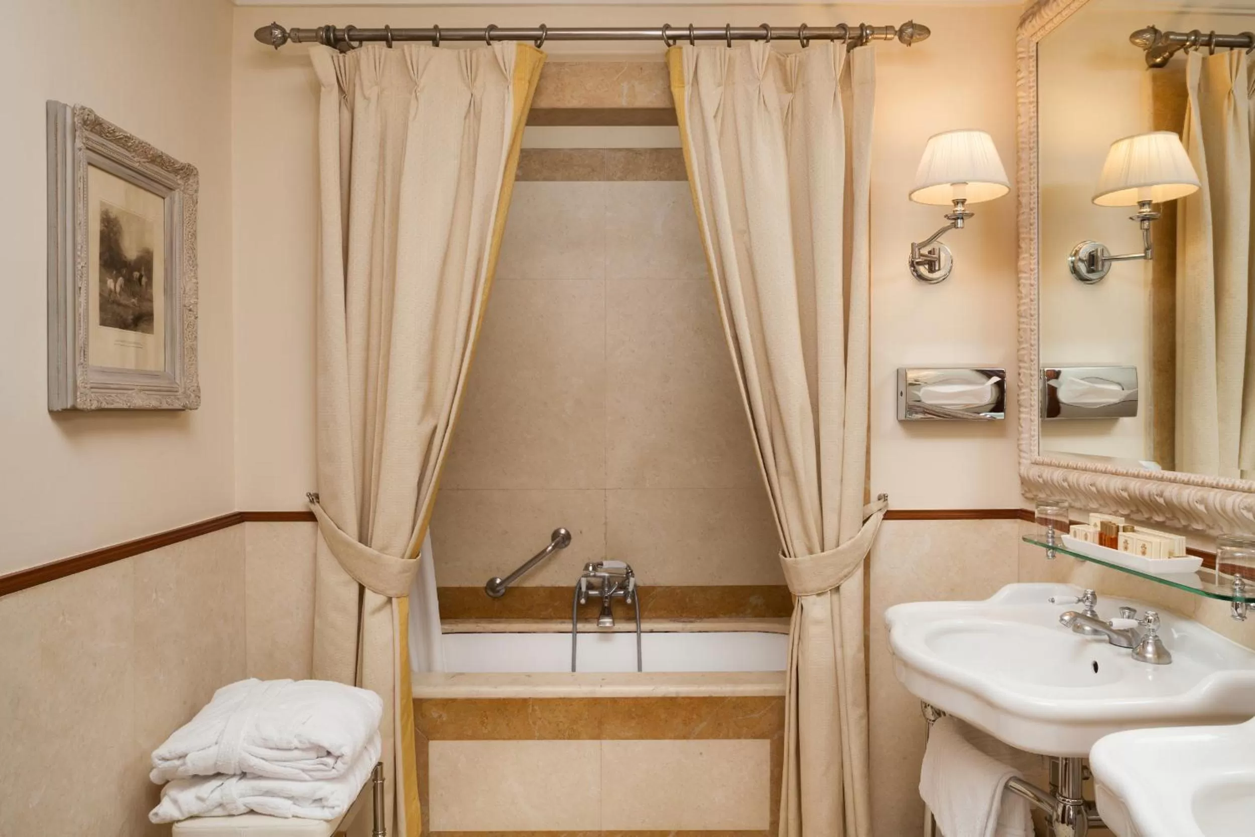 Bathroom in Hotel Executive