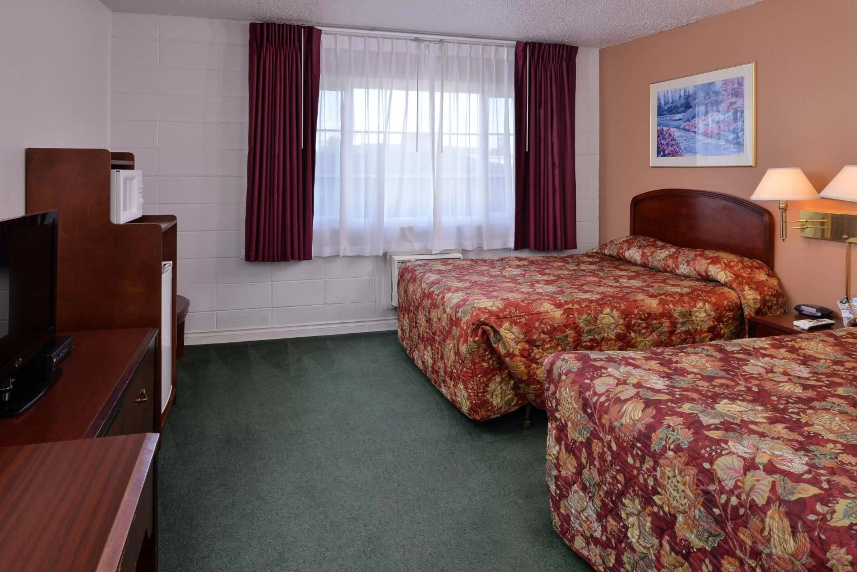 Photo of the whole room, Bed in Maverick Motel - Modern Renovated Motel