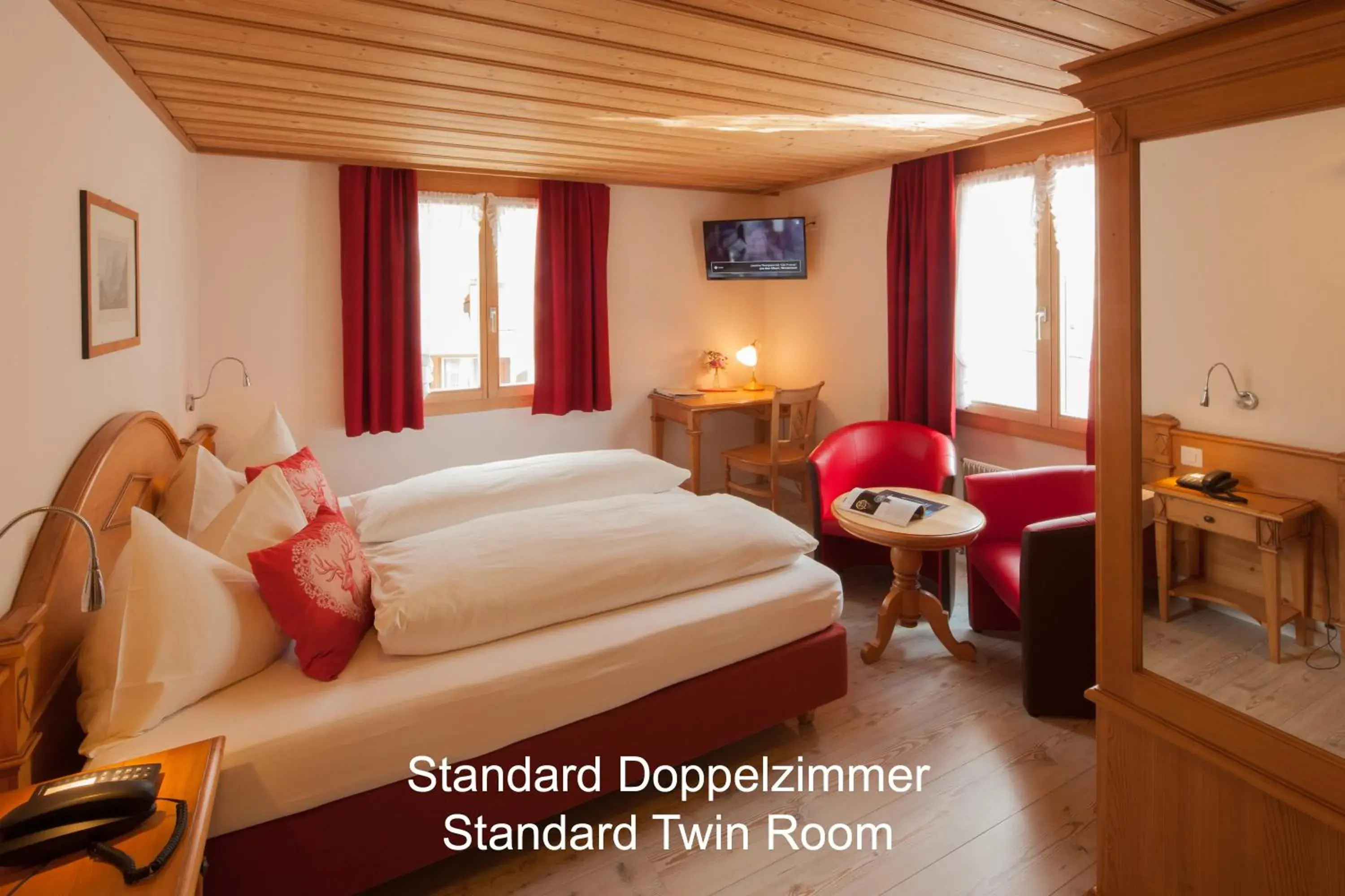 Standard Double Room in Hotel Hirschen - Grindelwald Standard Double Room in Hotel Hirschen - Grindelwald