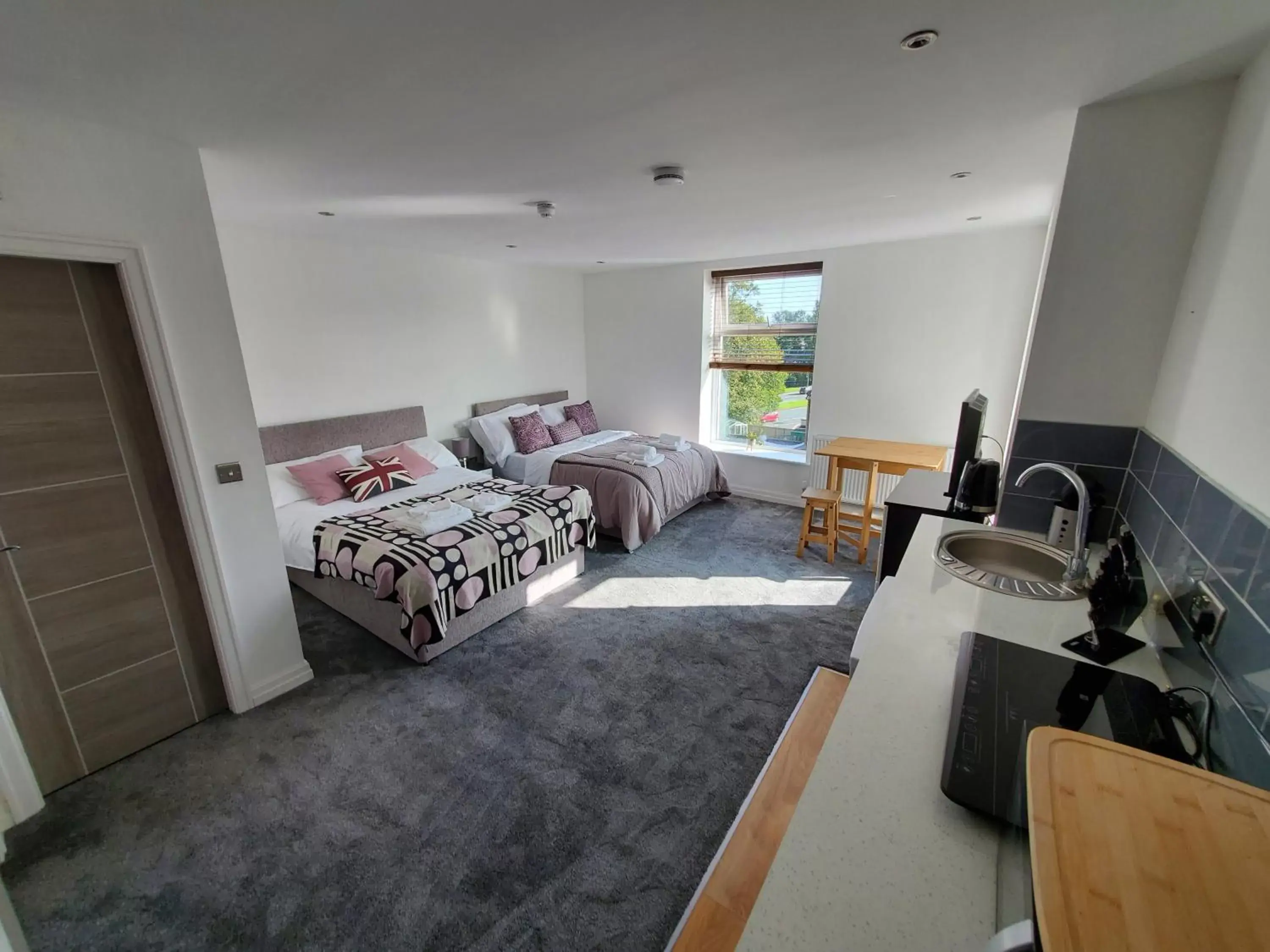 King Studio in The Ashcroft Studios & Apartments with Free Parking King Studio in The Ashcroft Studios & Apartments with Free Parking