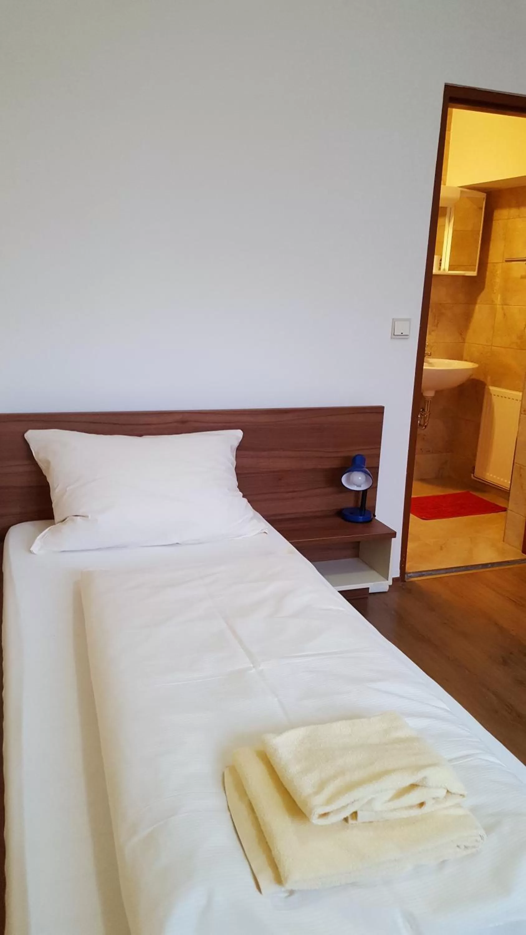 Photo of the whole room, Bed in Pension Haus Nova