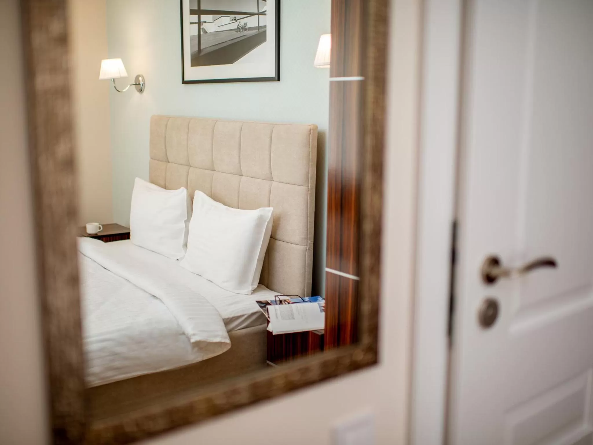 Bed in Art Deco Central Rooms