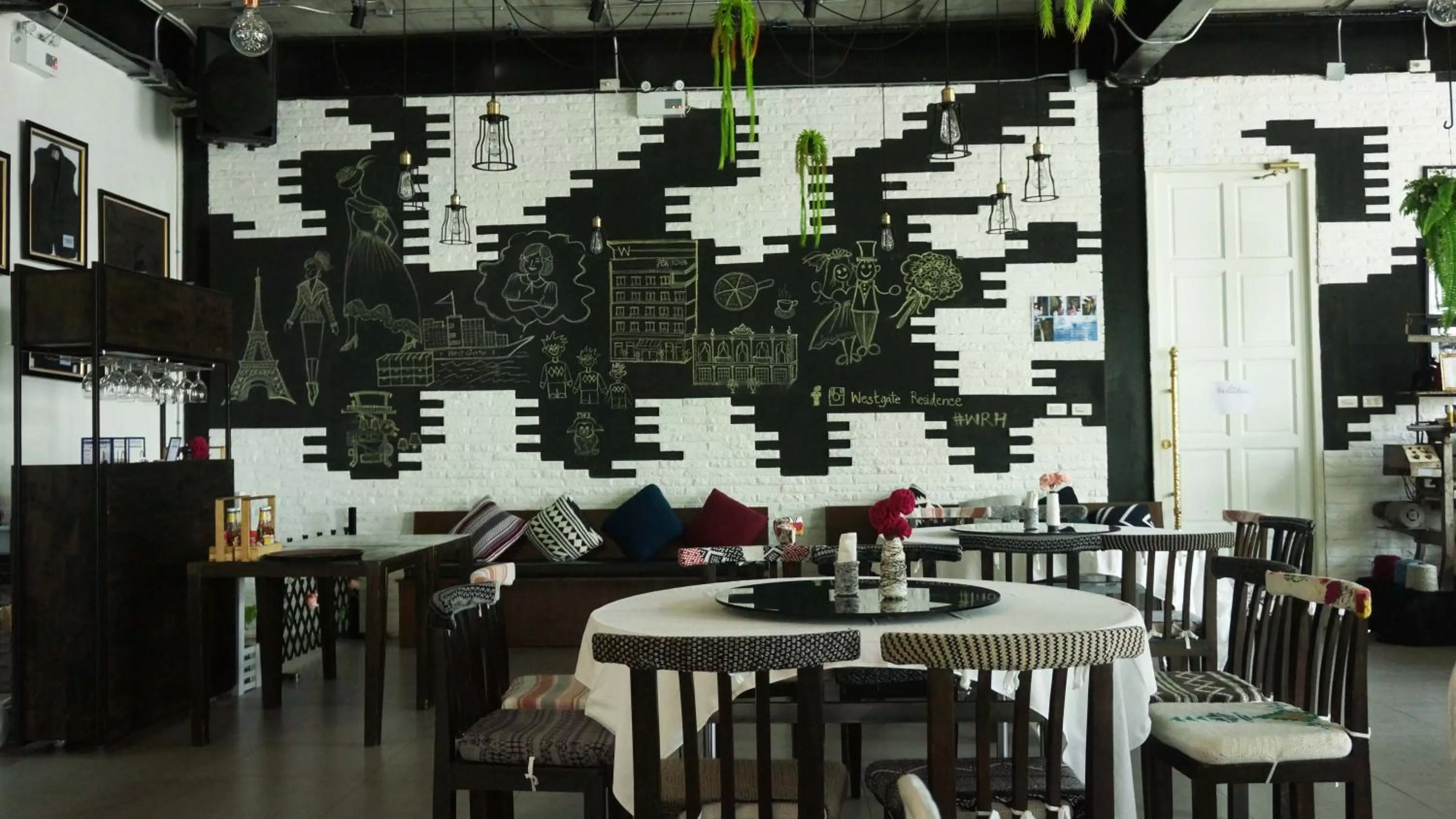 Restaurant/places to eat in Westgate Residence Hotel