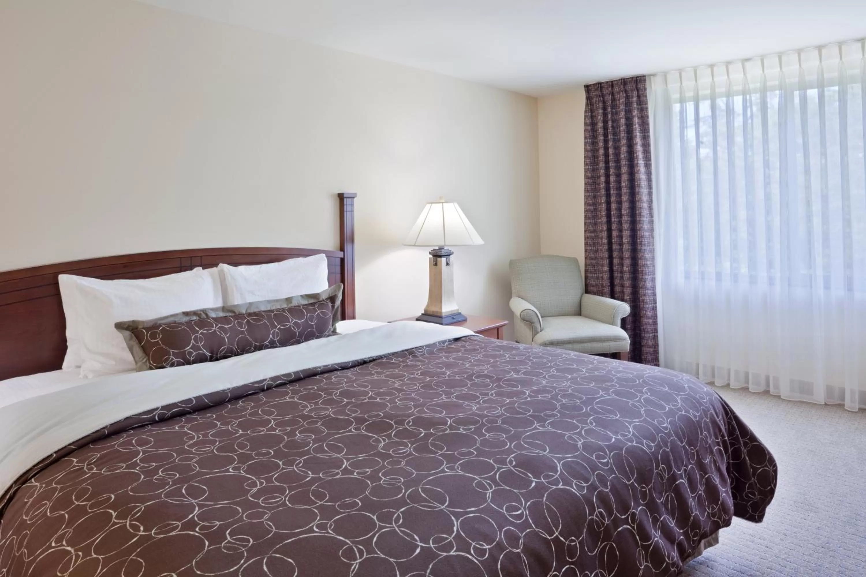 Bedroom, Bed in Staybridge Suites Everett - Paine Field by IHG