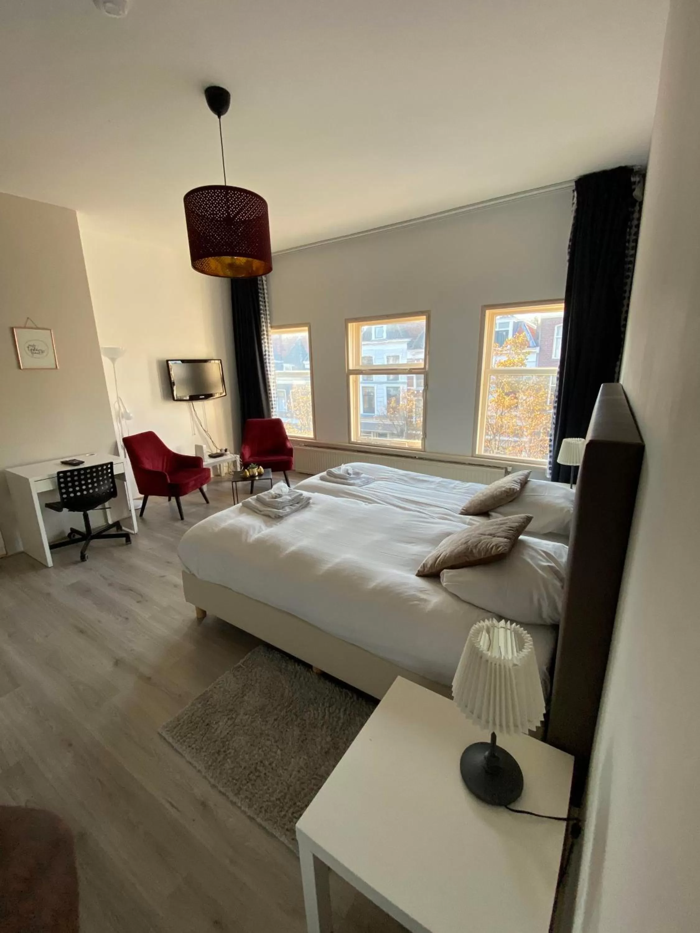 Photo of the whole room, Bed in Hotel Bridges House - Delft City Centre