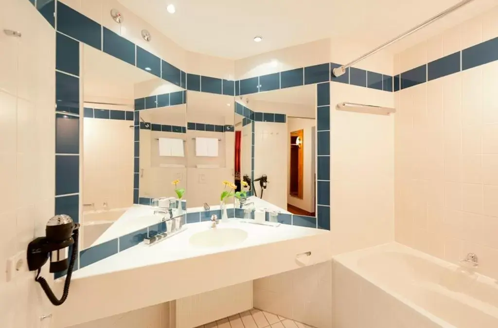 Double Room with Extra Bed in Dorint Hotel Dresden Double Room with Extra Bed in Dorint Hotel Dresden