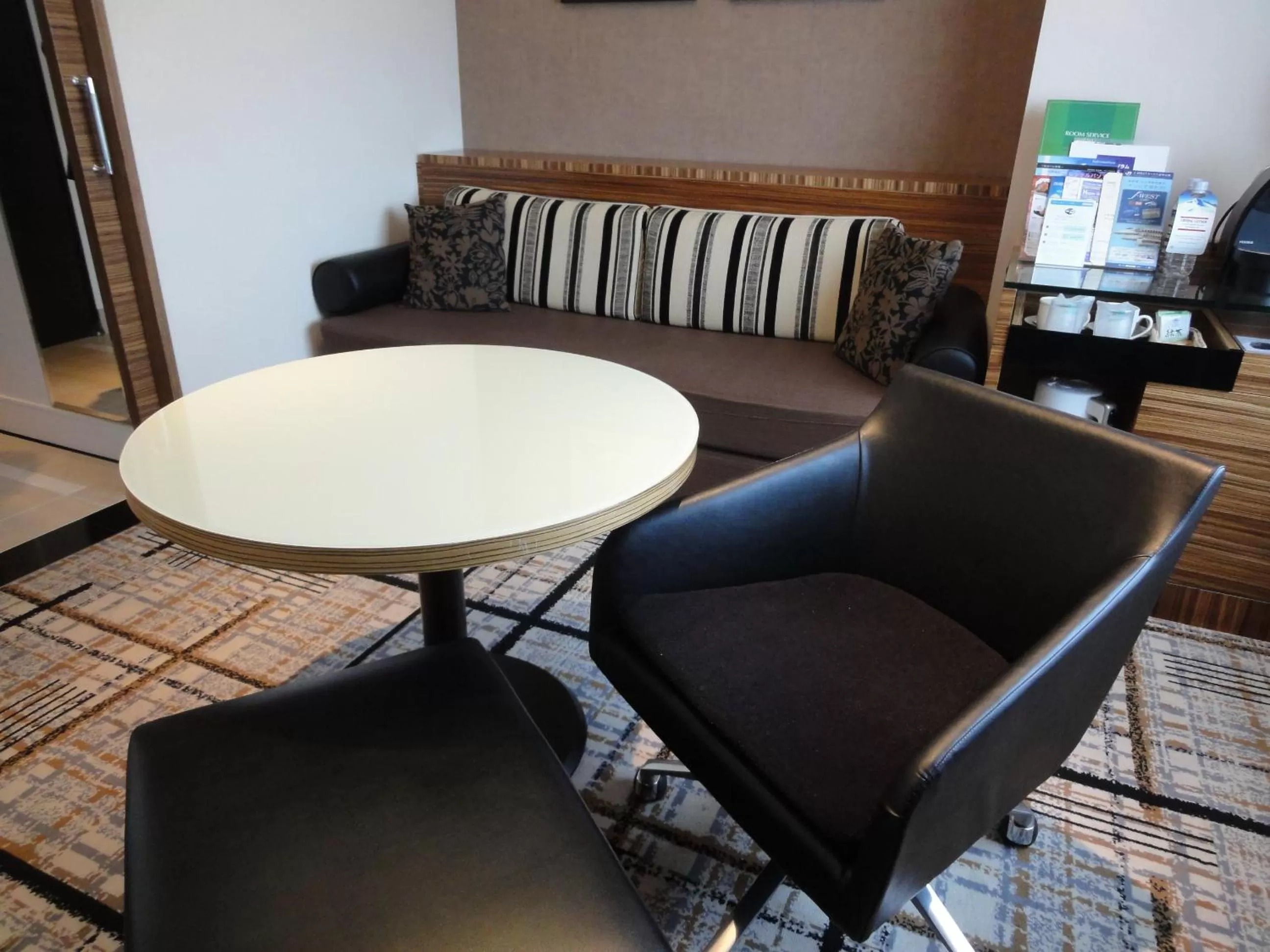 Seating area in Hotel Granvia Hiroshima